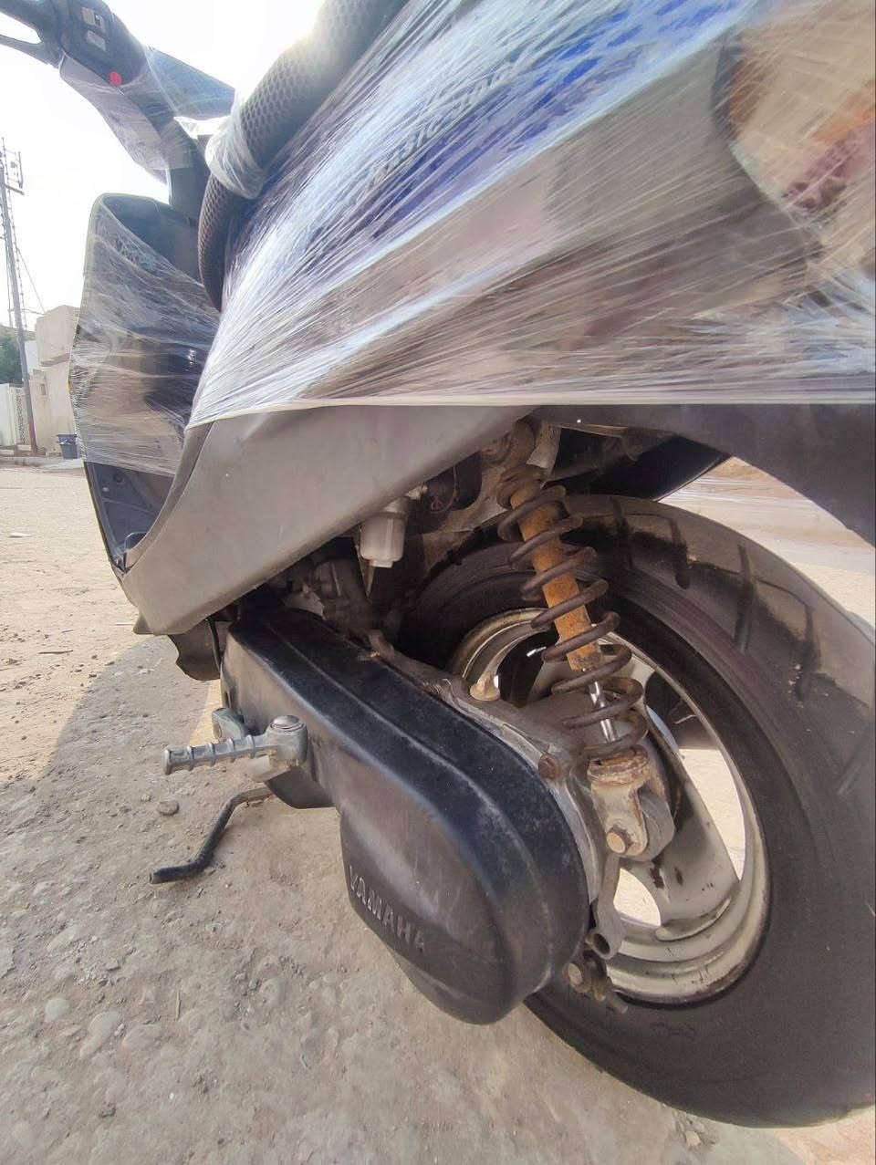 السلام عليكم
yamaha BJ (ام تسعه ، يوماها) للبيع
السعر ٢٥٠ 
اوراقها ضايعه ، اسويلك بيها عقد بيع وشراء ، الدراجه مفتوحه مره وحده قبل ٧ اشهر ، ومكفوله عشائرياً
مكاني حي الغدير قرب فلكة القاضي
رقمي متوفر واتساب - ***********
