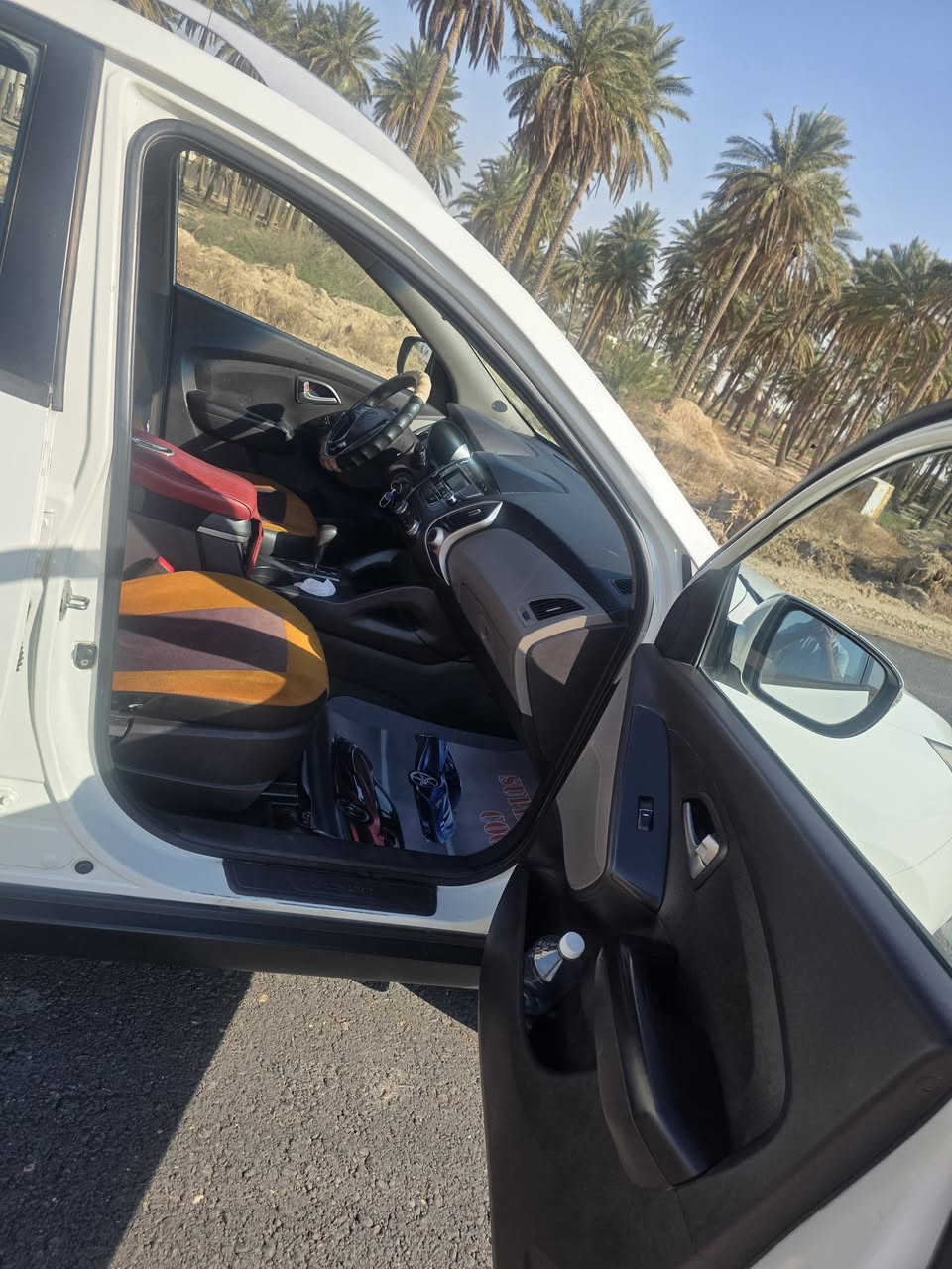 توسان ٢٠١٠ بأسمي كير ومكينه ٢٤٠٠بلادي تخم تاير جديد صدر جديد السعر ١٣٥ وبيها مجال مكاني بعقوبه كنعان ***********
