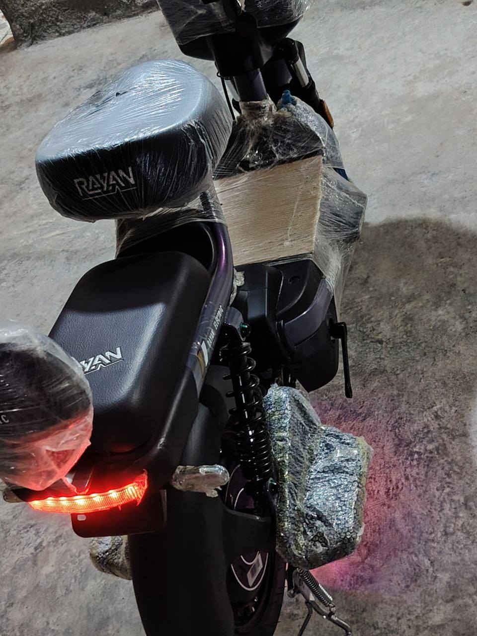 السلام عليكم
 دراجه شحن حجم 14
 دراجه قبل فترا ماخذينه بعده جديد
سعر 325 وبيه مجال 
 النتصال عل هاذ رقم
***********
