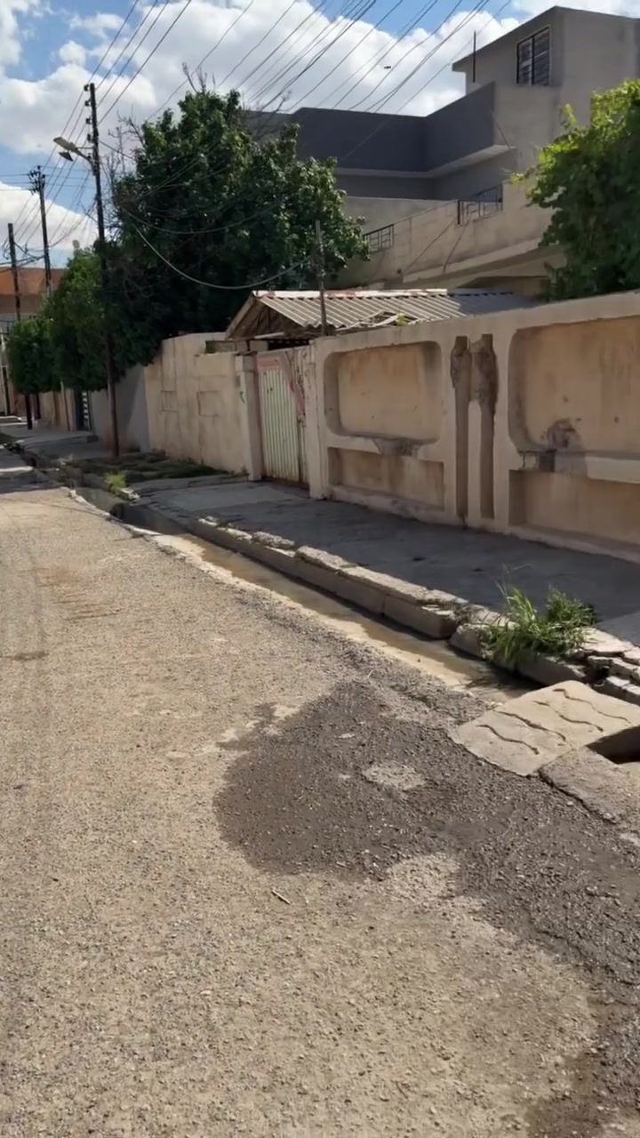 دار للبيع حي سومر طابقين
مقابل حسن البصري شروق تام
الطابق الأرضي غرفتين وهول واستقبال ومطبخ وصحيات
الطابق الثاني ٤ غرف وهول وصحيات وبينونه

للاستفسار الاتصال على ***********
أو المراسلة
