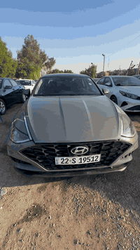 تتوفر سيارت وارد امريكي مختلف الالوان و موديلات 
‏عروضنا ما تخلص ويَ شركة ربيع الامل
‏👌استمتع بالأناقة والقوة بسعر مميز 👌 

‏مرقم ومصلح وكامل 
و السعر 🔥165🔥 ورقة

2023 HYUNDAI SONATA, SEL

✌🏻الضرر فقط بنيد   و كما موضح بالمنشور   

‏✨ مميزات السيارة:
‏
‏محرك اقتصادي و أداء قوي 2500 
متصل بناقل حركة من 8 سرعات
  ‏
بصمة تشغيل و دخول

فتحة سقف بنورامية

‏ناقل حركة اوتماتيك دكم
‏
‏شاشة وسطية  حجم كبير مع كاميرا رجوع
‏
‏تصميم  داخلي أنيق ومريح 
‏
رادار جانبي وتنبه عند الخروج عن المسار 

‏مواصفات عالية الجودة من شركة هيونداي العالمية

رقم إربيل باسم شركتنا تحويل وكالة مضمون ومباشر

مكانة 📍بغداد الجديدة النعيرية خلف جامع عرفات 📍
‏
‏📍موقعنا على googel map ,  ويز

استخدم Waze للقيادة إلى Baghdad - بغداد: https://waze.com/ul/hsvztkn5yx

‏
‏📞 للأستفسار عن العروض الجديدة الأتصال : 
‏
***********

***********‏
‏
‏
