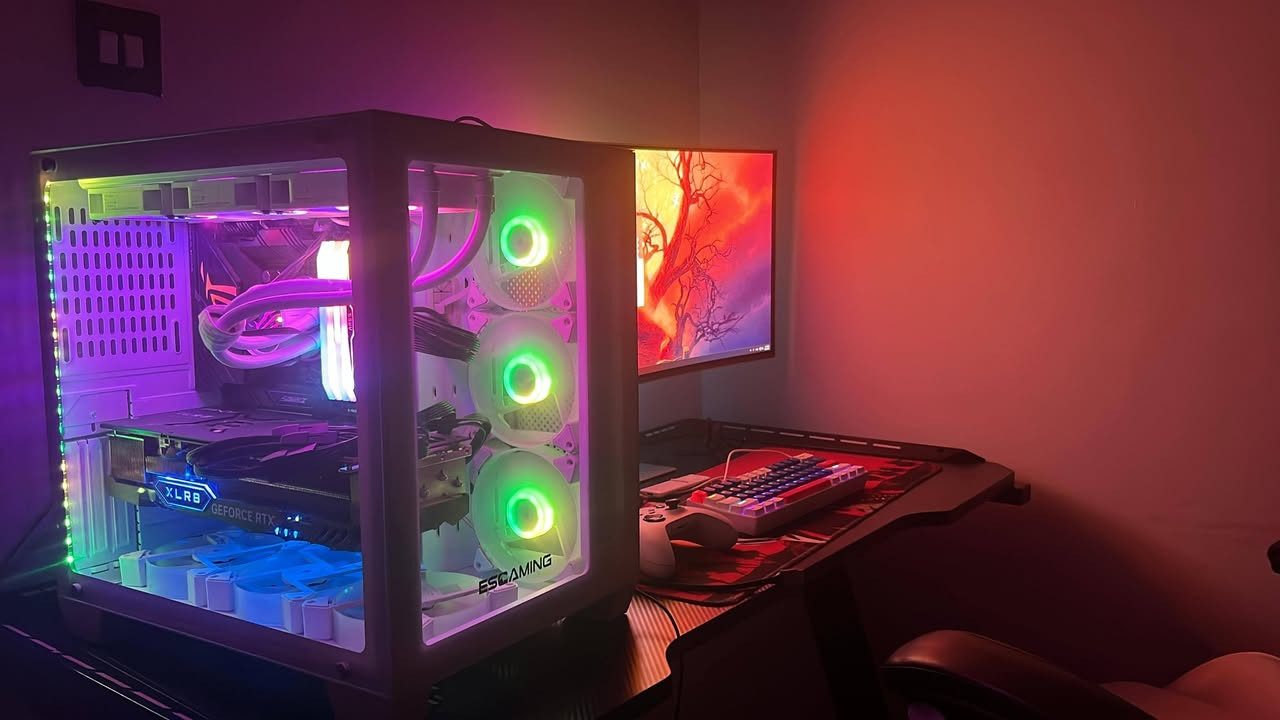 Gaming PC 
MOTHER BOARD
ASUS ROG STRIX Z790-F GAMING WIFI II
GPU
PNY GeForce RTX™ 4080 SUPER 16GB XLR8 Gaming VERTO
CPU
Intel Core i7-14700K
RAM 
LEXAR ARES  64 GB DDR5
STORAGE 
LEXAR 2TB NM790 NVMI
COOLER 
ASUS ROG Strix LC III 360 ARGB
POWER SUPPLY
TG 1200W 80+ Gold

السعر : 2300 دولار 
متوفر توصيل لجميع المحافظات


**إذا كنت صاحب هذا الإعلان وتريد حذفه لأي سبب، رجاءا أرسل رسالة إلى الدعم الفني**