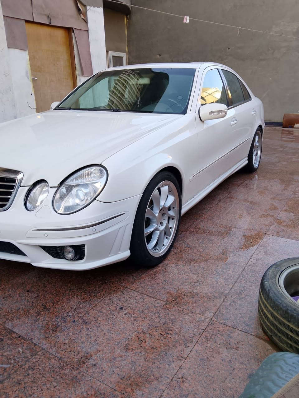 مارسدس للبيع 211 320 موديل 2002 السعر 119 وبيها مجال تفاصيل اكثر اتصل وتدلل ***********
