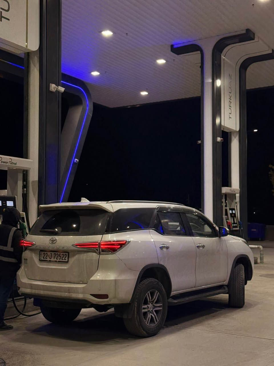 تویوتا فورجنر ٢٠٢٢
V4 
4x4 
شاشە و کامیرا 
بدون صبغ کل بشرط 
کیر محرک بشرط 
ماشی ٥٠ الف کیلومتر 
تحویل و کالەبشرط ٢٠٢٨
عنوان اربیل 
*********** 

فۆرچنەر 2022 
V4
دەبڵ ئەکسل 
شاشە و کامیرا 
زۆر خاوێنەو بێ کێشەیە
بێ سبوخ دەعامی لۆ دەعامی بە شەرت
گیرو مەکینە بێ کیشەیە 
٥٠ هەزار رۆیە 
سەنەوی تا 2028 نوییە 
هەر کەس مشتەریە تەلەفون بکات 
شوین هەولێر 
*********** أربيل, العراق
