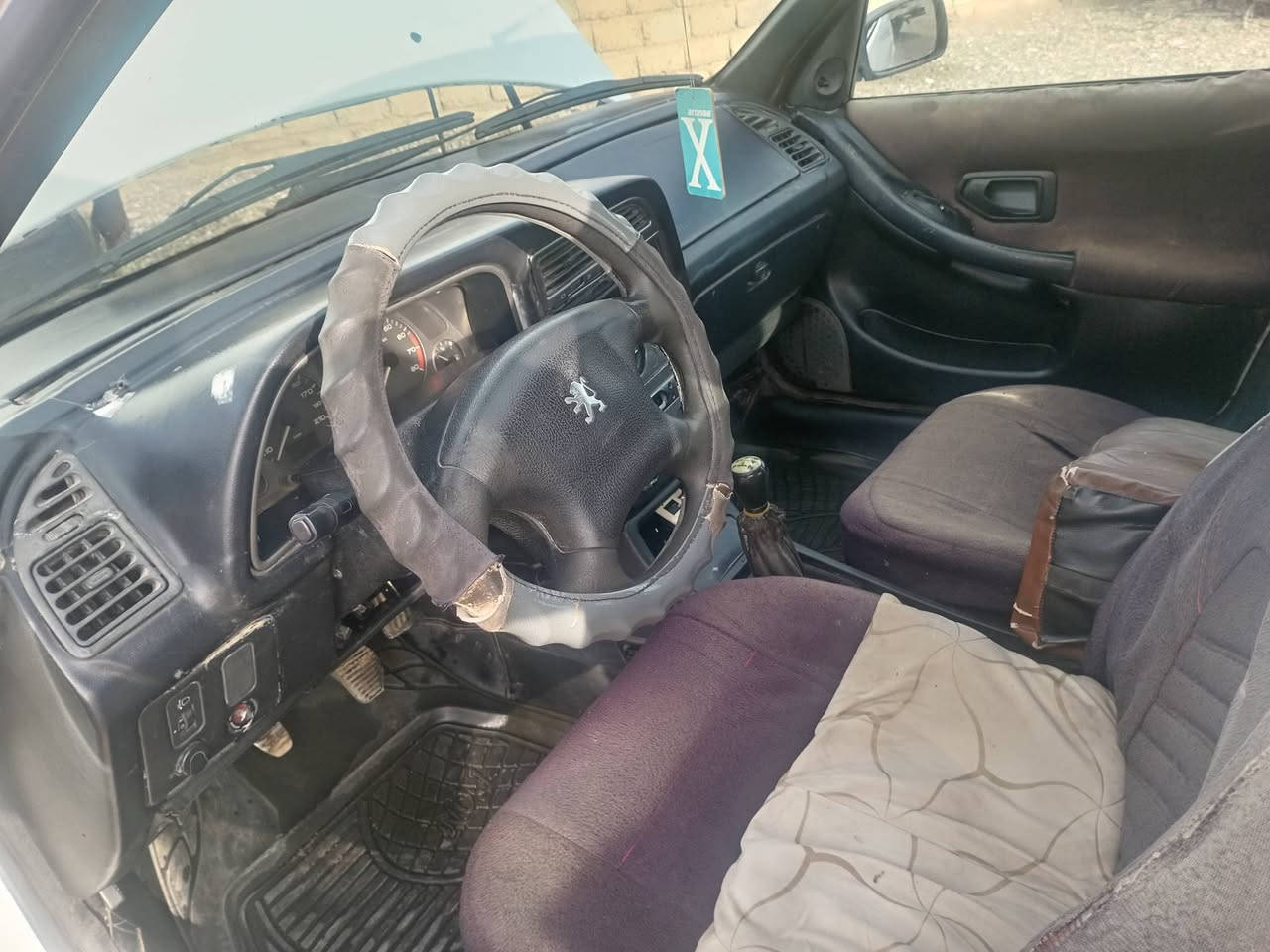 السلام عليكم سياره للبيع بيجو 306 حره رقم بغداد ألماني سنويه لل 27 محرك كير شرط كهرباياته كله شقاله مابيه اي نقص سياره جاهزه سعرها 38ورقه وبيهه مجال ***********
