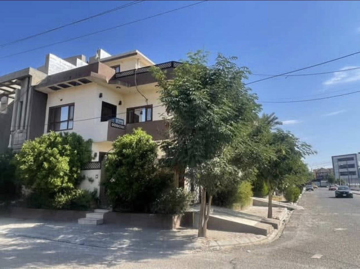 🔶#نوع العقار 👈: دار للبيع
🔶المساحة :👈 (100) م 
🔶الواجهة :👈 (ركن 10*10) م 
🔶الشارع :👈( عريض ) (30)م 
🔶موقع العقار :👈 ( كركوك شارع القدس مقابيل كوفي جادريه ) 💯
🔶نوع الملكية :👈 طابو ملك صرف  

🔶#سعر :👈 ليصلك السعر علق ب ( تم ) 💸

🔶للمعلومات :👈اكثر مراجعة مكتب عماد للعقارات 
او مراسلة صفحه 👇

🔶الاتصال مسؤول ☎️

📞0️⃣7️⃣7️⃣7️⃣6️⃣4️⃣9️⃣1️⃣0️⃣1️⃣6️⃣

📞0️⃣7️⃣7️⃣3️⃣0️⃣1️⃣6️⃣1️⃣5️⃣6️⃣8️⃣

🔶لا تترددون بالتواصل معنا لدينا خبرة متراكمة
في عالم العقارات 
نساعدك على معرفة احتياجك و كل ما هو مناسب و 
الافضل لك 

🔶عنوان المكتب:📍 كركوك طريق بغداد مقابيل هولدنيك سلام  نستقبل جميع العروض السكنيه والتجاريه بكافة مناطق كركوك وبأشراف محامي عماد 

#عقارات_كركوك #بيع_شقق_كركوك #ايجار_كركوك  
#عقارات_طريق_بغداد #عماد_للعقارات #استثمار_عقاري  
#بيوت_للبيع #عقار_العراق #شقق_للبيع #مكتب_عقار
