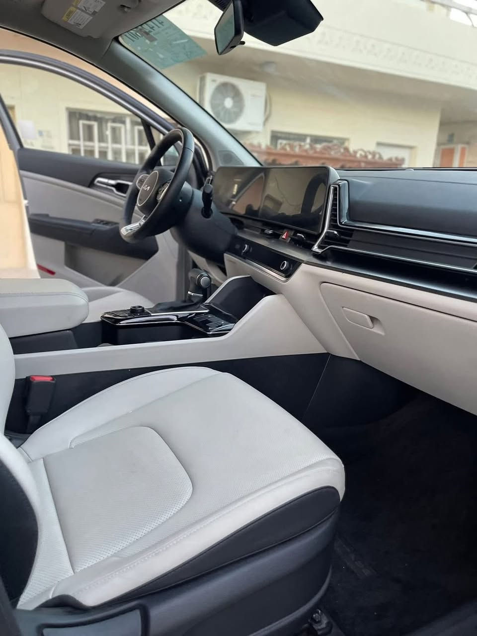 السلام عليكم من رخصة الادمن المحترم
كيا سبورتج 2024 وارد امريكي
محرك 2500 
حادثه تبديل بابتين اصلي مو تجاري
بدون ايرباك السياره 
الحادث موضح بالصور
كشنات جلد تدفئا
قطعتين تبريد
تحكمات استيرن
نقطه عميا
تحديد مسار
اوتو هولد
السياره جدا نضيفه 
كشن السايق كهرباء
مكان السياره بغداد المنصور
السعر 210 $
***********
