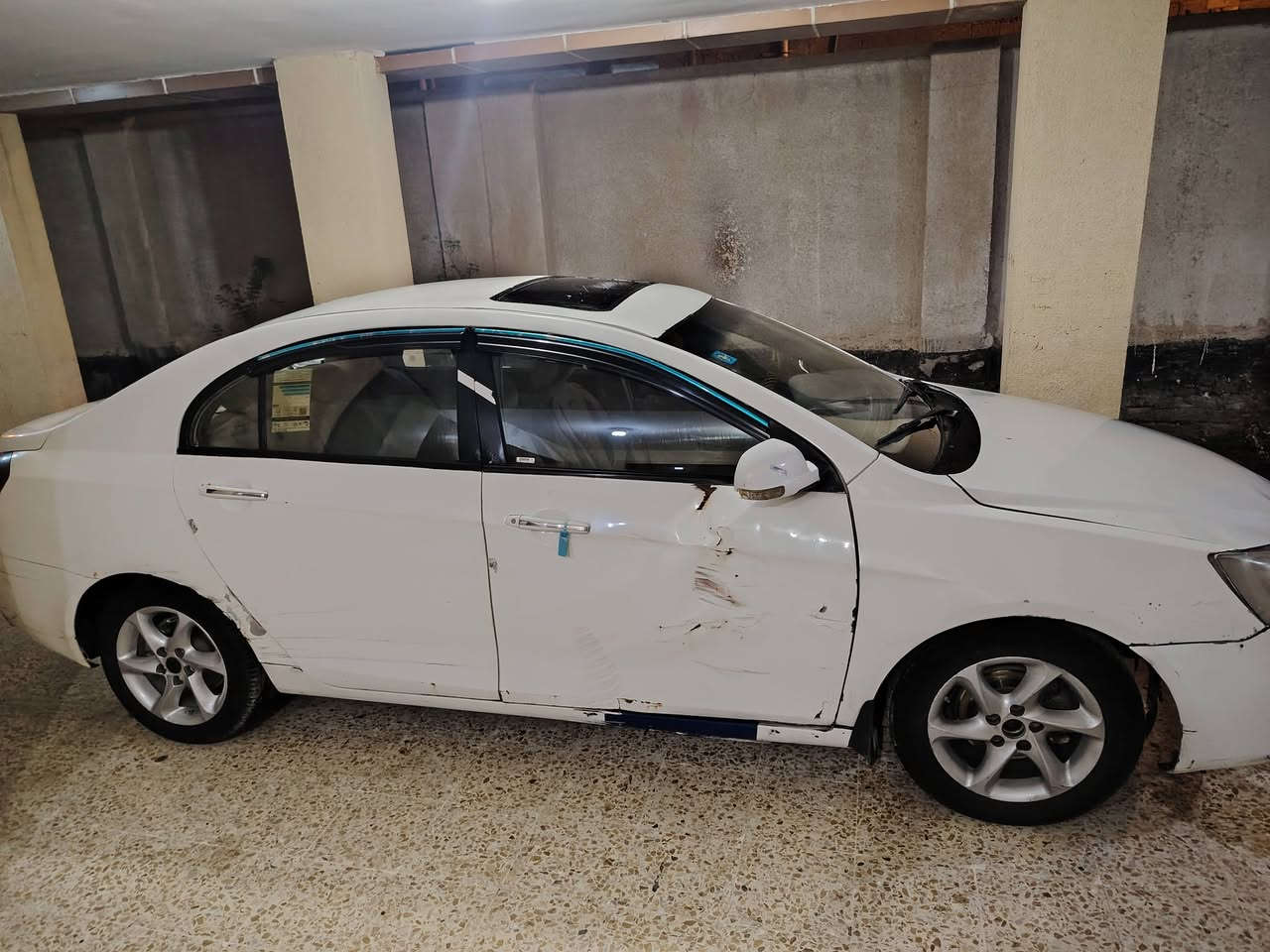 جيلي ام كراند مديل 2012
محرك وكير كورلا بيكاجو 1800 بيها خيط تبخير توة بادي السيارة مصبوغه عام جماليه بيها ضربه بالباب الي بصف السايق موضح بالصورة رقمها نجف مشروع وطني تتحول هنا بالبصرة بأسمي سنويه لل2030 رقم انكيلزي السعر 37 وبيها مجال العنوان البصرة شط العرب  ***********
