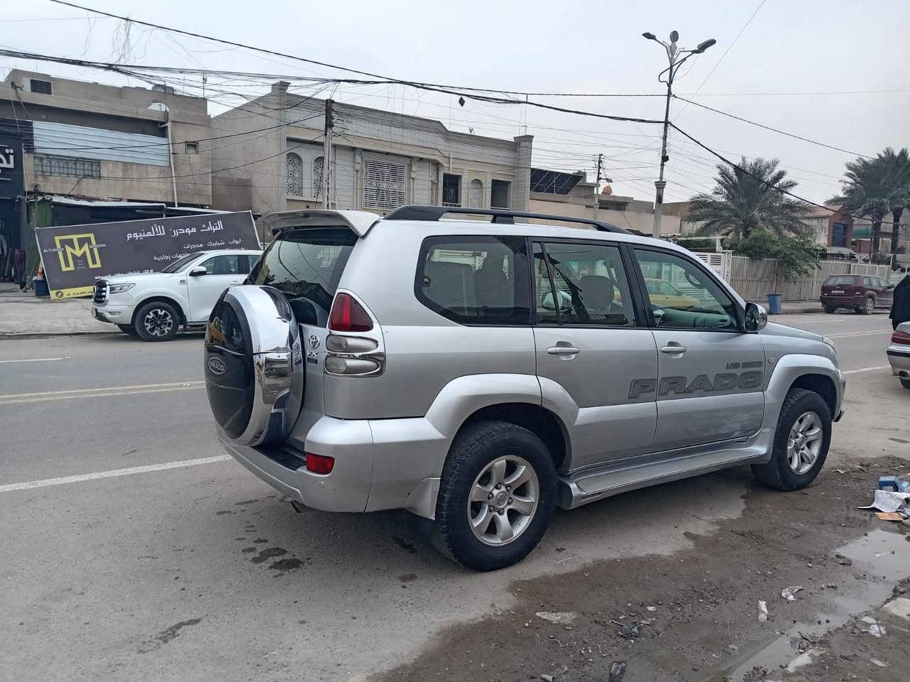 برادو موديل 2008 خليجي بيها قطعتين ونص صبغ محرك 6 سلندر خليجي رقم بغداد باسمي السعر 165 وبيها مجال للاستفسار ع رقم ***********
