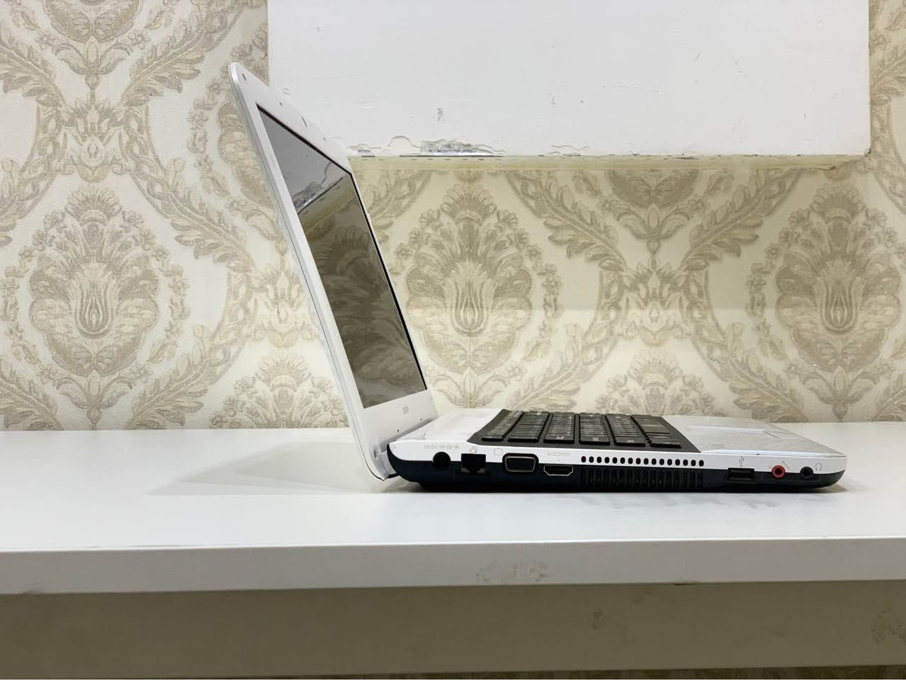 لاپتۆپی sony vaio 
لاپتۆپێکی زۆر خاوێنەوە هەمووشتی بە جوانی ئیش دەکات 
مواسەفاتەکانی:
ram:4GB
Core i3
2.10 GHz
پەیوەندی بکە بە:
***********
ناونیشان: هەولێر رێگای کۆیە پشتی ماجدی مۆل أربيل, العراق
