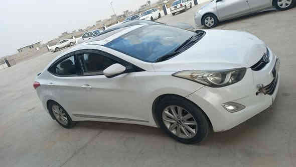 انترا 2013 مصبوغه عام
بيها كابون سعر 85 وبيها مجال***********
