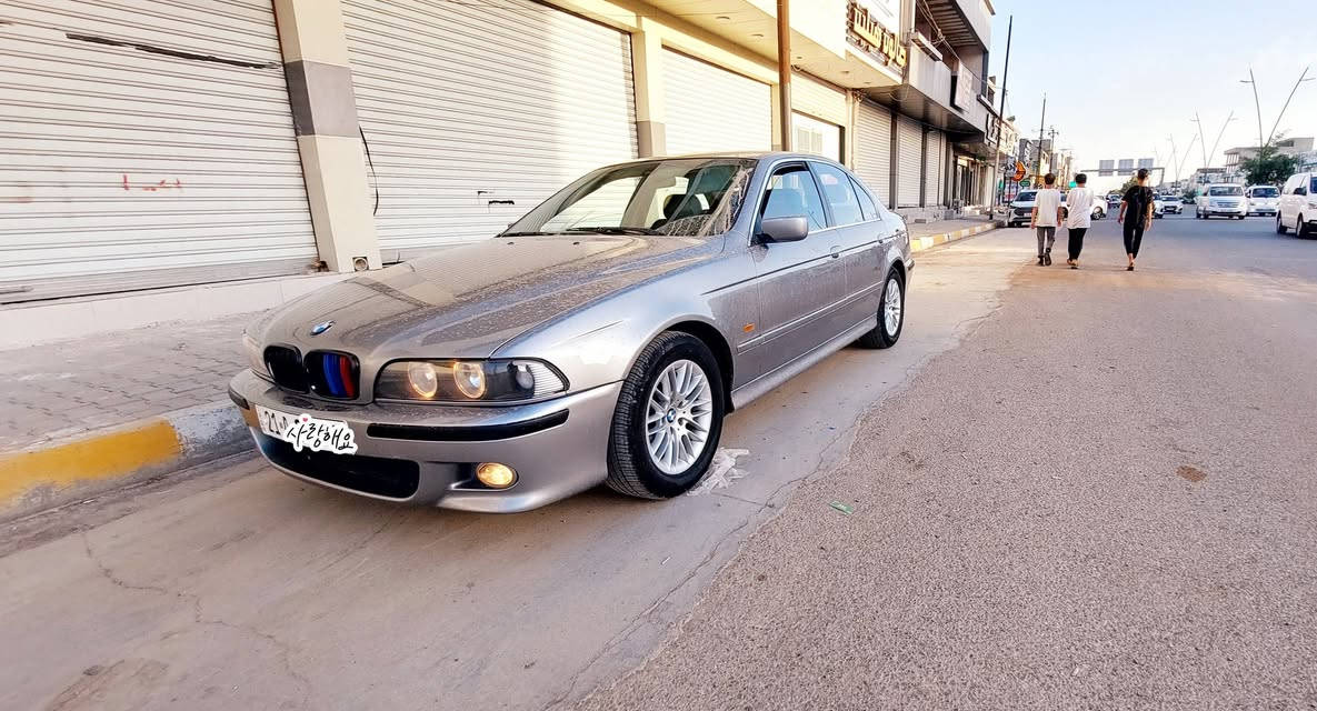بي ام صقر 1997 محدثه 2000 ماببها ضربه فقط
صبغ للجماليه 
للبيع فقط 
رقم سليمانية 
هزه ورقم جديد 
سنوية لحد2031
گير ومحرك دبل فاينوس28 
تبريد وتدفئه 
بيها منظومة غاز 
فحص المنظومه هم جديد 
كوبون بنزين 
اطارات جديده
بطاريه جديده
كشنات جلد 
شاشه اندرويد
كاميرا خلفيه
تحكمات ستيرن
كهربائيات كلها شغاله
مكان السياره كركوك
رقمي ***********
السعر85 بيها مجال للشراي
رجاءا الموشراي لايخابر
