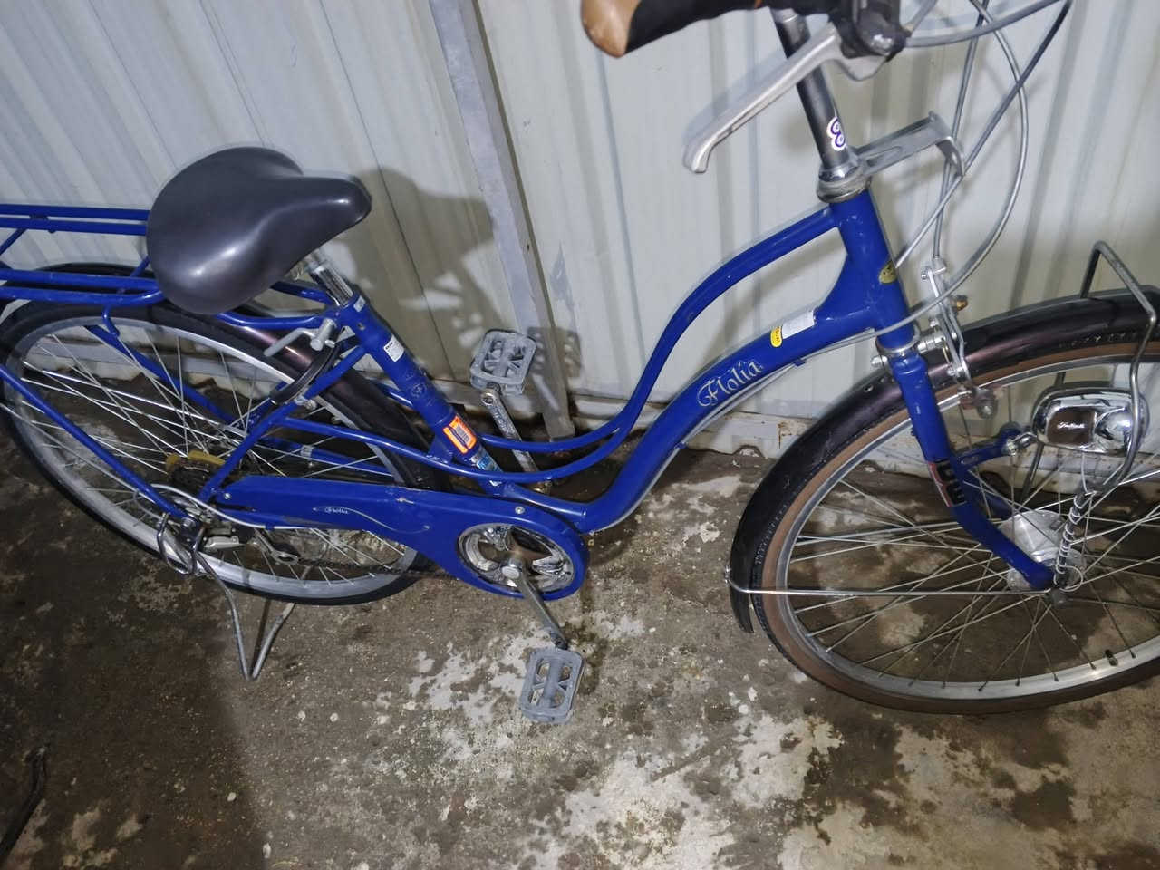 سلام عليكم بايسكل للبيع جديد مال حاويه جديد لون مميز 💙💙 ازرك جاملاخات 🤎 جوزي دسك كبس داينمو حساس قفل ارقام وحافظ ارقام مالته باسكل اي نقص مابيه جديده 6كيوره ،،،وللعلم بايسكلات صاعده ولمو شراي لا يدوخنه مكاني دولعي شارع الحسابات شراي خاص *********** وتحياتي للجميع ❤️❤️
