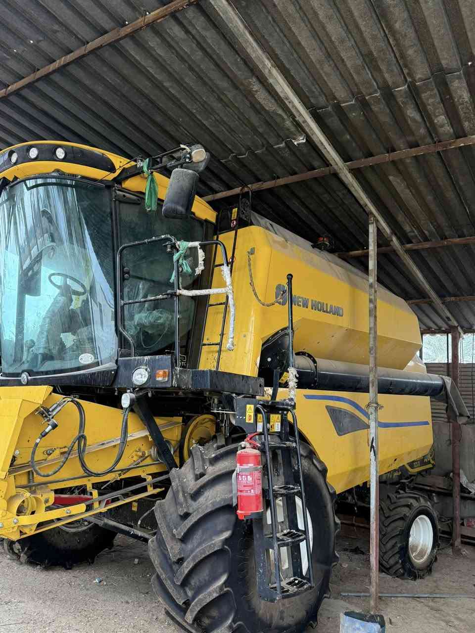 السلام عليكم، للبيع حاصده 5بلم فول مواصفات  اخت الزيرو تاير حرفش غربيل كهربائي 2024 ساعات العمل 350ساعه للأستفسار/***********
