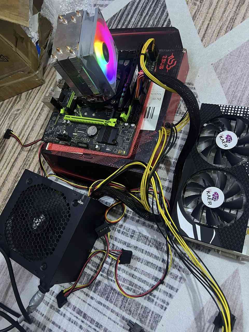 السلام عليكم قطع حاسبة نظيفة وفحص وتجربة قبل الاستلام نقصها كيس وssd.
تفاصيل القطع والأسعار:
• المعالج: Intel Xeon 2680 V4
•  السعر: 30 ألف
• اللوحة الأم (البورد): X99 P4
•  السعر: 30 ألف
• الرام: 8GB
•  السعر: 60 ألف
• المبرد: Cooler Aigo (القفل وحدة منهن طايحة وموجودة تحتاج لحيم بسيط)
•  السعر: 20 ألف
• باور سبلاي: Aigo 500W
•  السعر: 45 ألف
• الهارد: HDD 500GB
•  السعر: 20 ألف
• كارت الشاشة: GPU RX 580 8GB (ملاحظة: الكارت للفحم/البيع كعطل، باقي القطع شغالة 100%)
•  السعر: 50 ألف
عرض خاص للمجموع:
• سعر القطع كاملة (بدون الكارت): 225 ألف دينار.
• سعر التجميعة كاملة (مع الكارت): 250 ألف دينار.
 ملاحظات إضافية:
• القطع كلها شغالة ومفحوصة (عدا الكارت للبيع كفحم).
• حقك تفحص القطع وتتأكد منها قبل ما تسلم الفلوس.
• العنوان: البصرة - الشمشومية أو حي الخضراء.
• للتواصل واتساب: ***********
