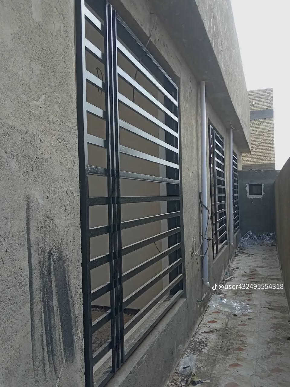 سلام عليكم اني خلفه صبغ طلس عام تصليح جيبس جوين وبرغي واجهات صبغ داخل خارج واجهات حد اديه تنضيف وصبغ شغل درجه اوله مرتب بلي يرضي الله مكاني نجف ***********
