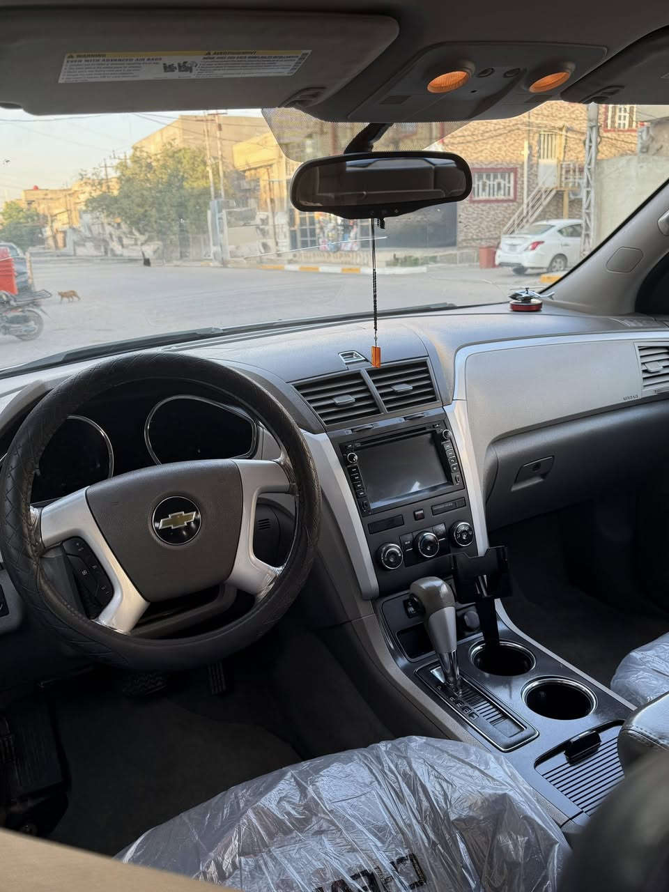 السلامُ عليكم
للبيع شوفر ترفرس 2011 ( خليجي  ) فئة LS
مال جناي  7 راكب السياره كلها بلاد  فقط دعاميه مبدل بدون ضربه السياره جداً نظيفه على وضعها لبلادي  تبريدها ثلج  3 قطع  تحكم سرعه مانع انزلاق  شاشه تحكم لمس كامرة ، السياره مسويلها ادامه  رقمها انبار مشروع وطني تحويل مباشر بأسمي السياره عنوانها بغداد الكرخ 
اي استفسار الخاص موجود 

رقم الهاتف *********** 
السعر 110 وبيها مجال قليل
