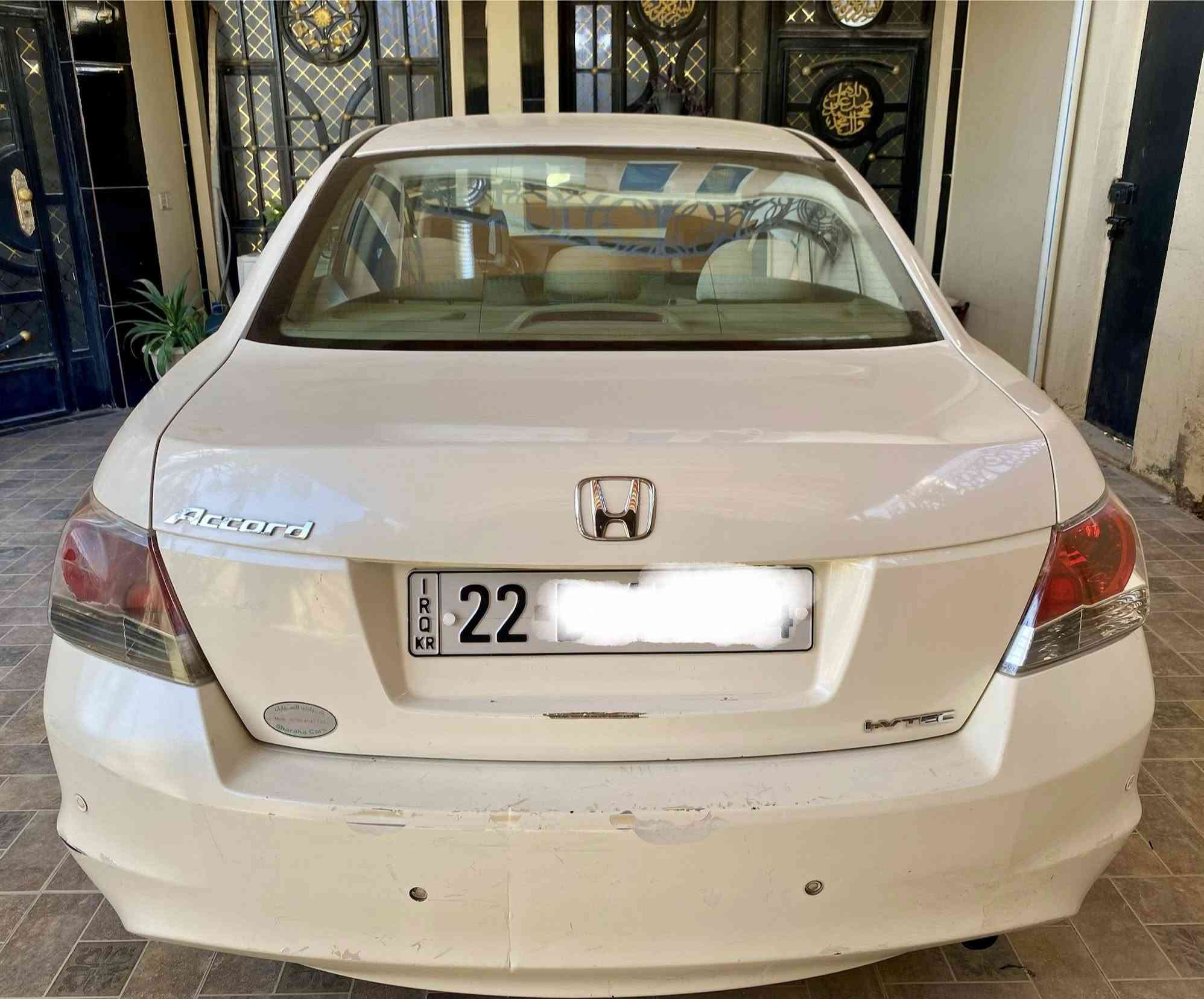 السلام عليكم اخوان للبيع هوندا اكورد موديل 2008 خليجي رقم اربيل دولي محرك 2400 كير ومحرك مكفولات تخم تايرات تبريد ثلج بيه صبغ باب الايمن بدون دواخل والسونار موجود مع الصور 
السعر / 88 وبي مجال ان شاءالله 
الاتصال/***********
