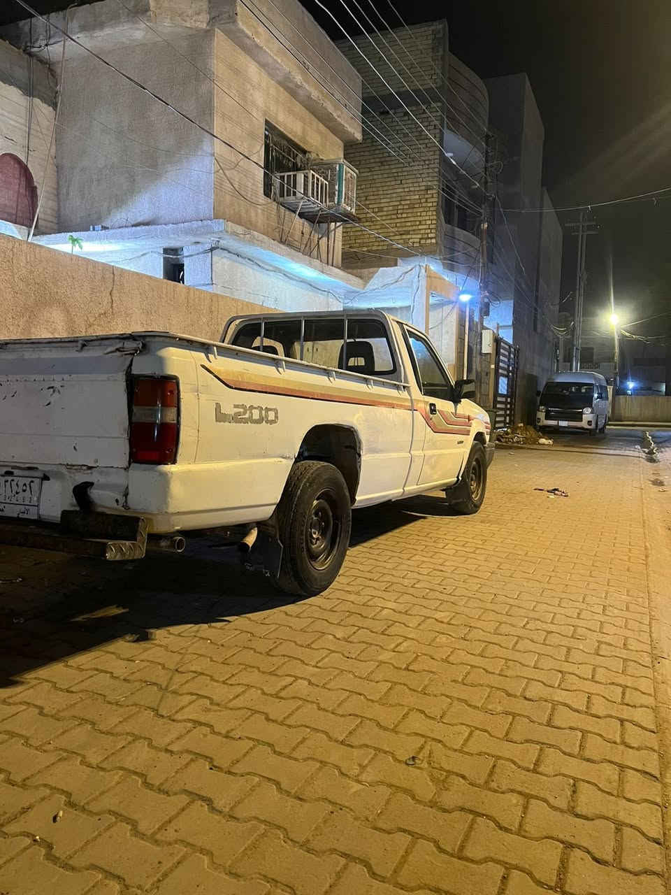 سلام عليكم بيكم البيع رغم أنبار الماني صاحبه متوفي عندي مستمسكاته وجايمشون بالـ قسام شرعي يعني تحول بس يخلص قسام  اني أبيع كوم حديد سياره بلاديه مابيه نقص مكان سياره دوره قرب بانزيخانه الغفران سعر 25وبيه مجال تصل ودالل ***********
