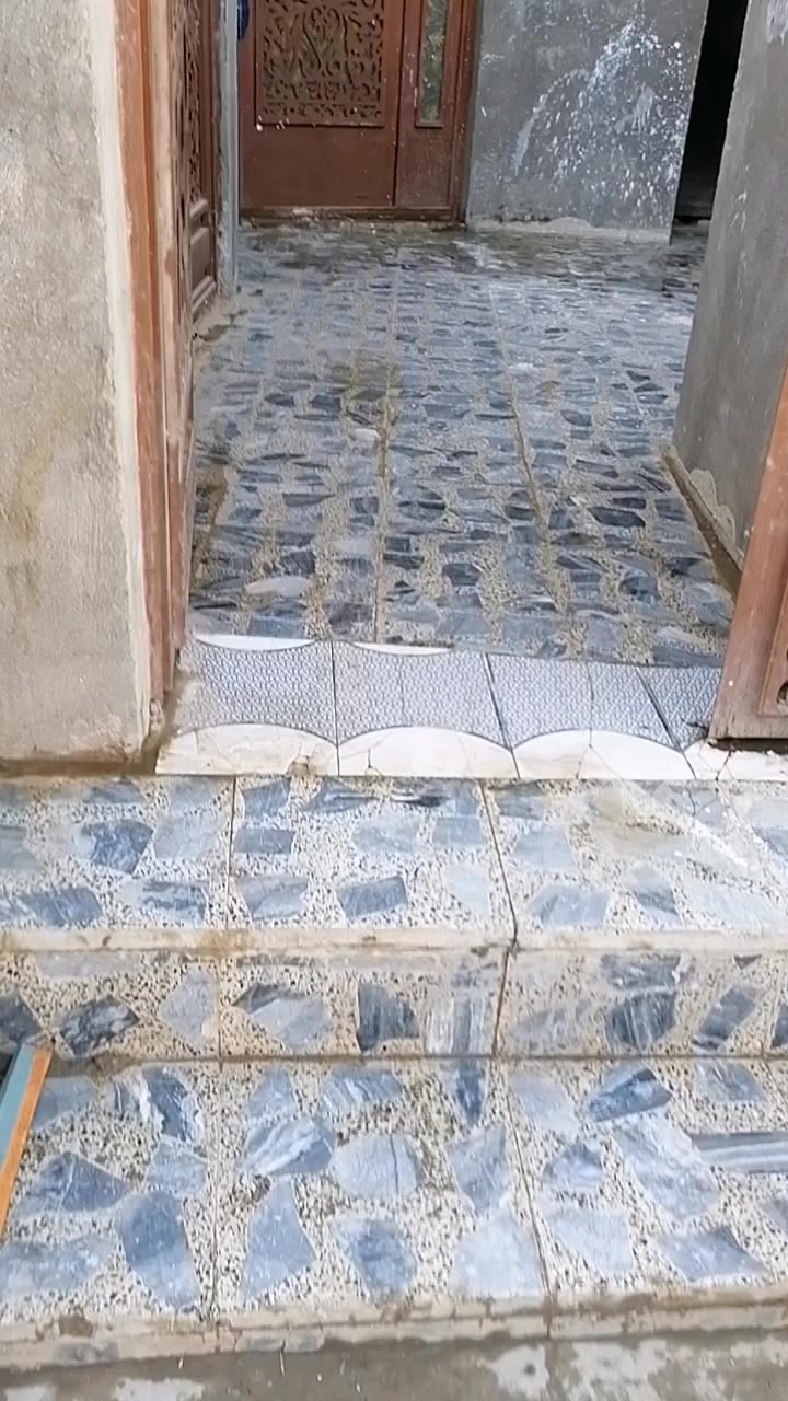 دار للبيع مساحه 144توضيح دوانم الشعله شارع البدراج عالي عن الفرع كلش نضف لفرع مقرنص سند 25اتصل ***********
