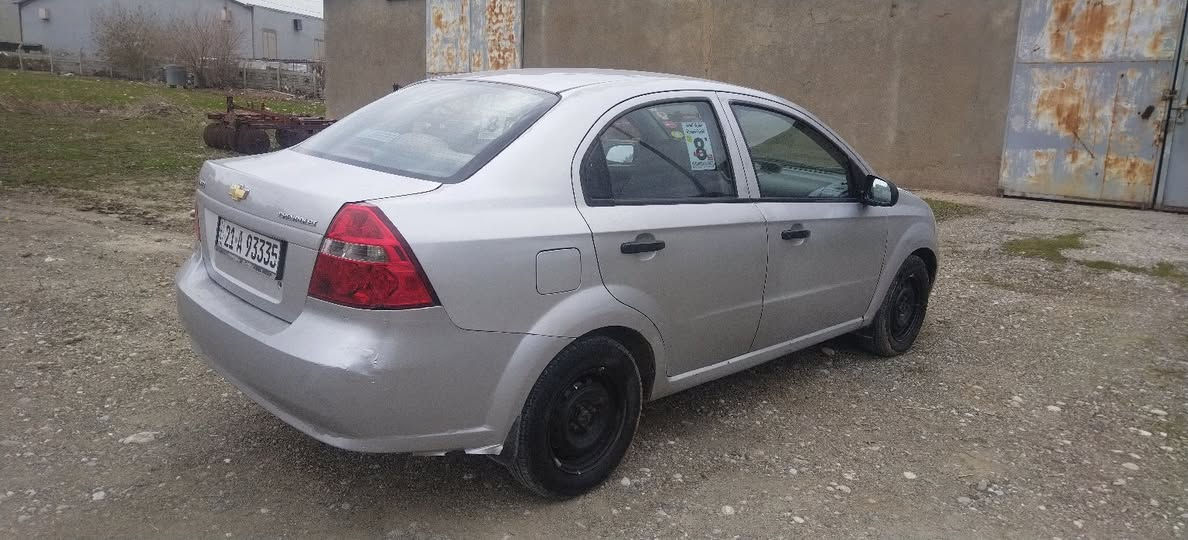 ئە فیۆی گیر عادی  مودیل  2009                 گیڕو مە کینە ی بە شە رت  هیچ مە سروفی تیا نیە سە یاڕە یە کی زۆر پاك وجوانە            پشت و پیشی کە پسە  لیداانی نیە                 سە نە ویشی نویکراوە تە وە  ژینگە شی دراوە       سە یارە یە کی زۆر پاك و جوانە    سعر 52       وە رە قە  کە میك معامە لە شی  تیایە      ژمارە تە لە فۆن   *********** كويسينجاك, أربيل
