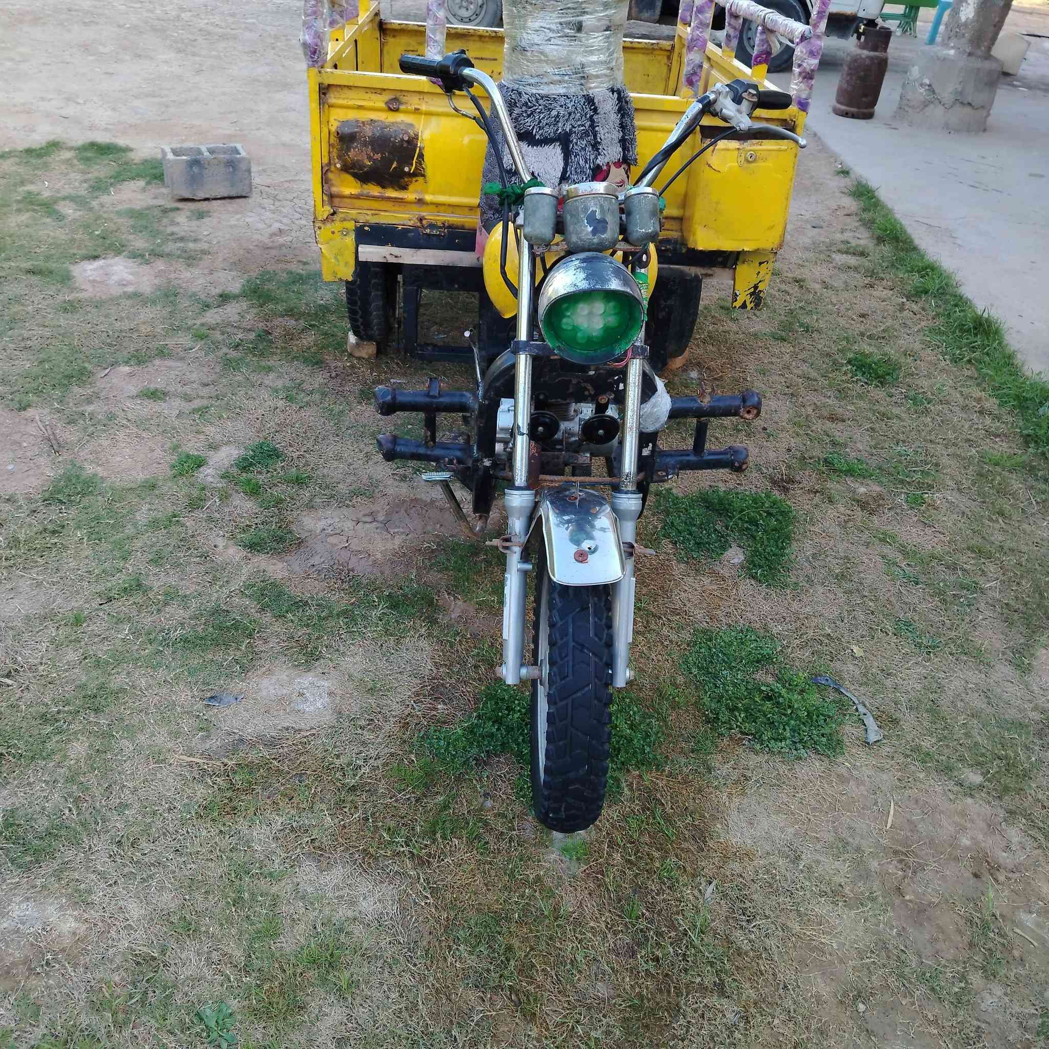 السلام عليكم ستوته البيع موديل 
2013بيها أوراق سعر 800الف بيها مجال الشراي ***********
