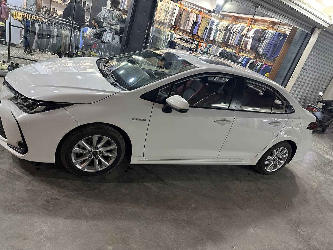 السلام عليكم
كورلا هايبرد موديل ٢٠٢٣ خليجي
فول مواصفات 
رقم بغداد 
ماشية ٥٩ الف
تخم تاير تايلندي شاده جديد 
بيها رصعة بالبنيد ورصعة باب الصدر 
والدعاميات بيهم شخوط 
والباقي مكفولة كلشي على وضع الشركة

السعر ١٤٨


**إذا كنت صاحب هذا الإعلان وتريد حذفه لأي سبب، رجاءا أرسل رسالة إلى الدعم الفني**