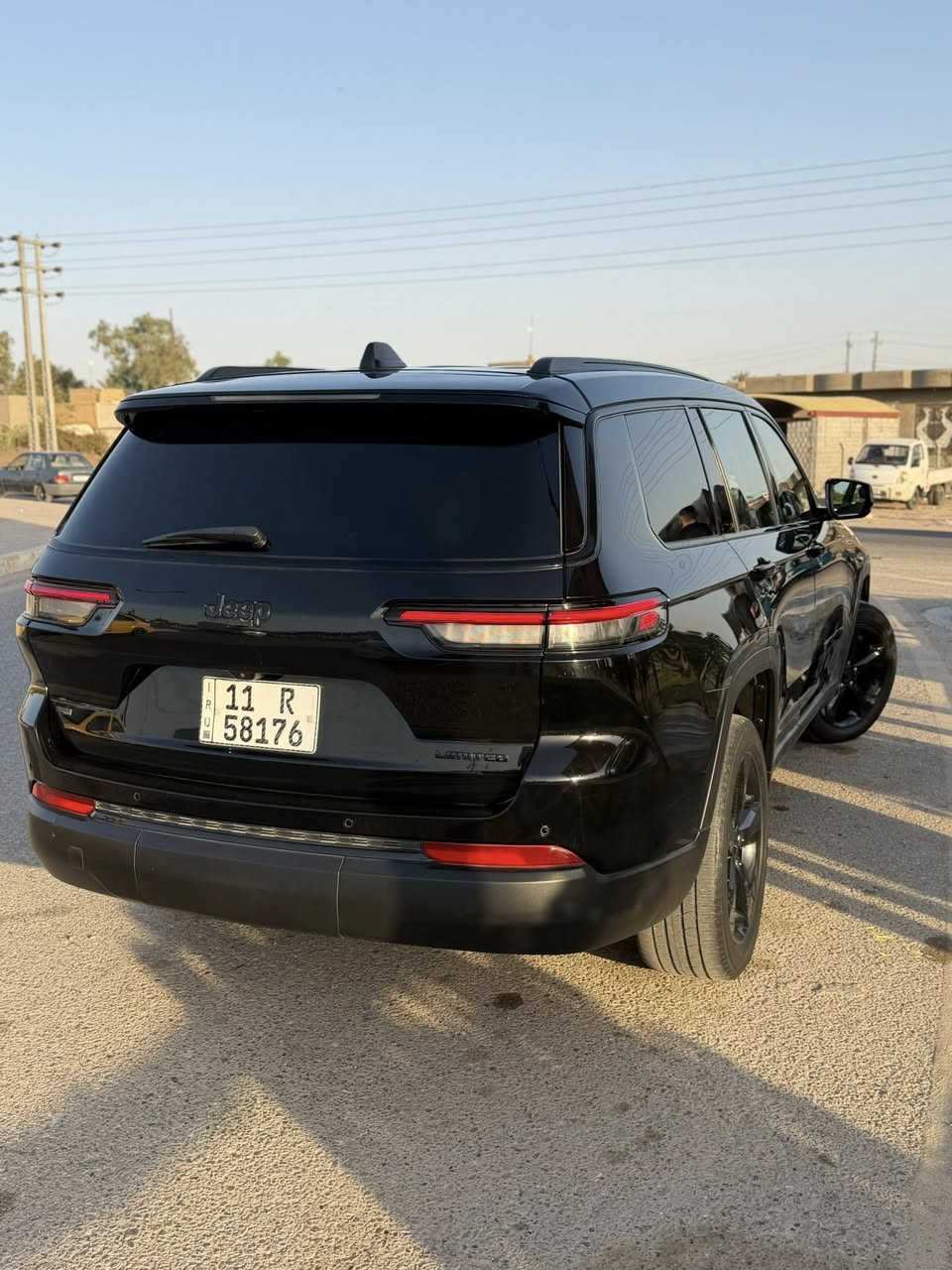 السلام عليكم من رخصة الادمن

جيب كراند شيروكي لمتد  1\1

بدون ايرباك (حادثها اخو الكلين اشويه بل طرف مال البنيد فقط صبغ     رقم شاصي بل منشور)

الموديل : 2023

المحرك : V6.  3.6L . 

7 راكب

رقم بغداد 

المواصفات :

* دفع اوتو ويل. 

* رادار امامي مع مانع تصادم . 

* تحذير الخروج عن المسار .( ضبط الحركة بالمسار)

* تحذير النقطة عمياء ⚠ .

* ويل قياس 18 انج .

* سقف بانوراما . 

* شاشه كبيرة 10.1 انج . 

* نظام الخرائط (GPS) .

* كاميرا داخلية . Family مراقبة اطفال

* كاميرا خلفية . 

* المصابيح الأمامية زنون .

* كشافات الضباب زنون .     

* تشغيل عن بعد .

* صندوق كهربائي .

* مقصورة الركاب من الجلد

* حفظ وضعيات الجلوس (ميموري) . 

* المقاعد الأمامية كهربائية .

* سستم صوت Alpine . 

* انارة داخلية LED . 

* حساسات خلفية ..

* مرايا متحسسه للضوء العالي . 

* مانع تصادم خلفي وامامي.

* بلوتوث تلفون . 

* محدد سرعة . 

* نظام التشغيل والاطفاء الاوتوماتيكي ( Auto Start System ) .

* نظام بريك اوتماتيكي ( Auto Break System )

* وارد امريكي ضربتها موضحة بالصور

* اللون أسود 

* ايرباكات كلها سليمة 

السياره علا وضع شركه 

ومواصفات اخرى السياره موجود في الديوانية عفك

 للاستفسار الاتصال بالرقم

***********
