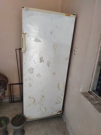 ثلاجة • ماطور شغال • مستعملة