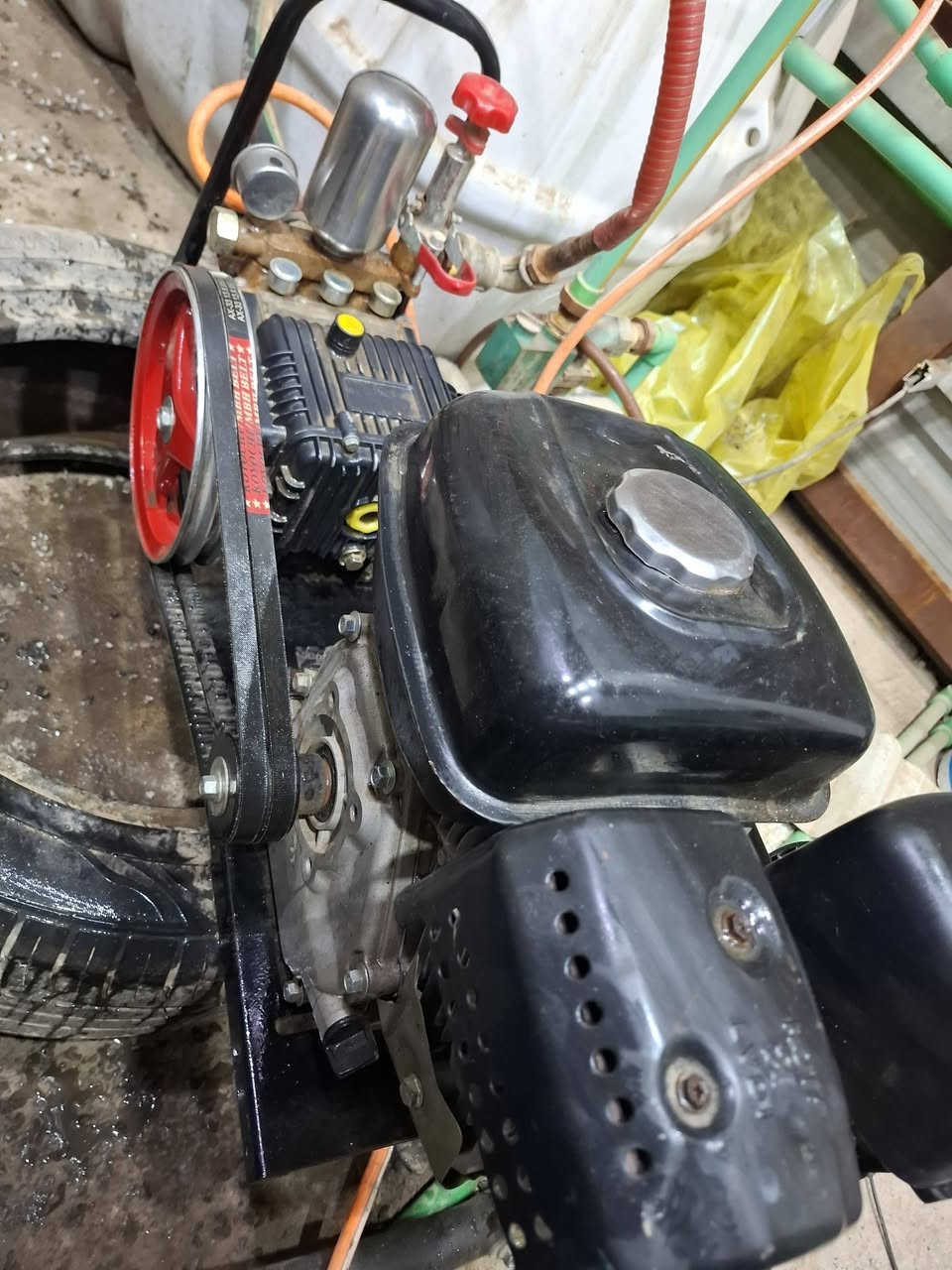 السلام عليكم..مضخة غسل للبيع بعدهه جديدة شرط اول تبديلة دهن دفع جدا قوي محرك نفخ الكبير ..تحكم بقوة ونوع الرش..صوندة 15 متر مسلح ..مكاني بغداد/نهروان السعر ١٧٥ الف وبي مجال بسيط.. ***********
