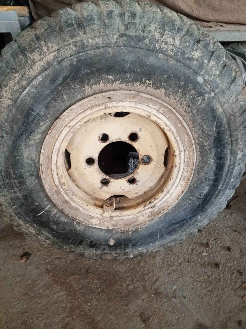 سلام عليكم/تايرات عربانه البيع فلوجيه فوك نص عمر مكان بابل سده المهناويه/***********
