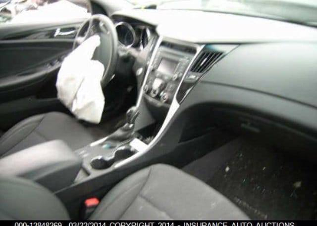 سوناتا 2014 رقم بغداد انكليزي محرك 2400 بصمة بيها 3 قطع موصفاتها فول بدون فتحة صور السونار موجودة سعرها 99$ وبيها مجال  مكلف بالنشر هذا رقم صاحب السيارة ‏‪
‏‪0783 171 3532‬‏
