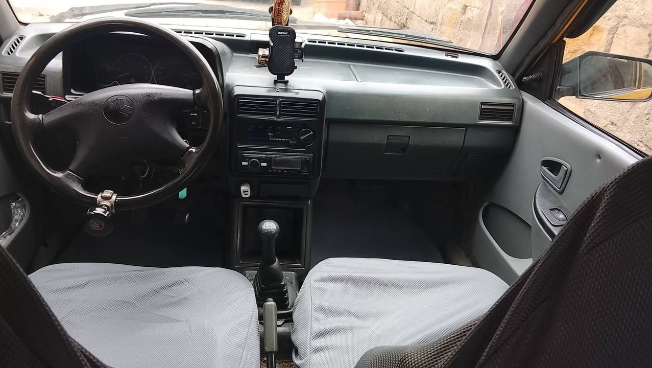 سايبا رقم بغداد سنويه عضم عاج ل28  ومستمسكات راعيها  عندي  هيئه وغرمات ماعرف بيهن علئ المشتري مكينه وكير جدد تخم تاير وكهربائيات كلها شغاله لايت زنون  تدفئ شغاله  تبريد عوزه بس غاز سياره جاهزه كبل للشارع رايدها ب15 مكاني بغداد الحبيبيه
***********
