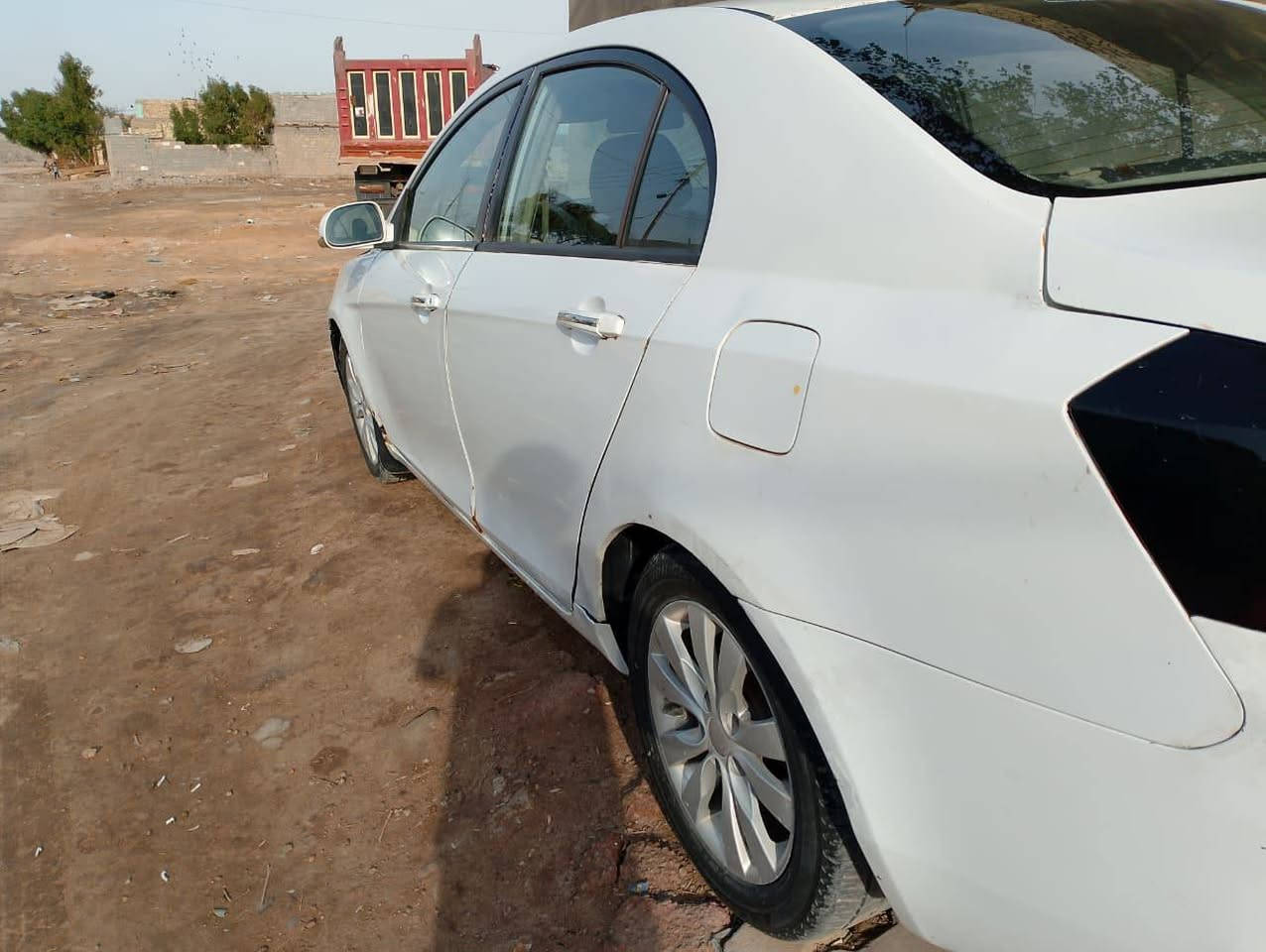 السلام عليكم ورحمة الله وبركاته
C7 2013 كيرهه بي عطل  للبيع او الامراوس حسب الرغبة السيارة كل كهربائياتهه شغاله مابيهه صبغ ولا معجون  صدر امامي كلة جديد  مال كورلا بأسمي  السيارة سعرهه ٣٥ وبيهه مجال للشراية مكاني بغداد حي طارق القديم وهذا رقمي *********** وبي واتساب
