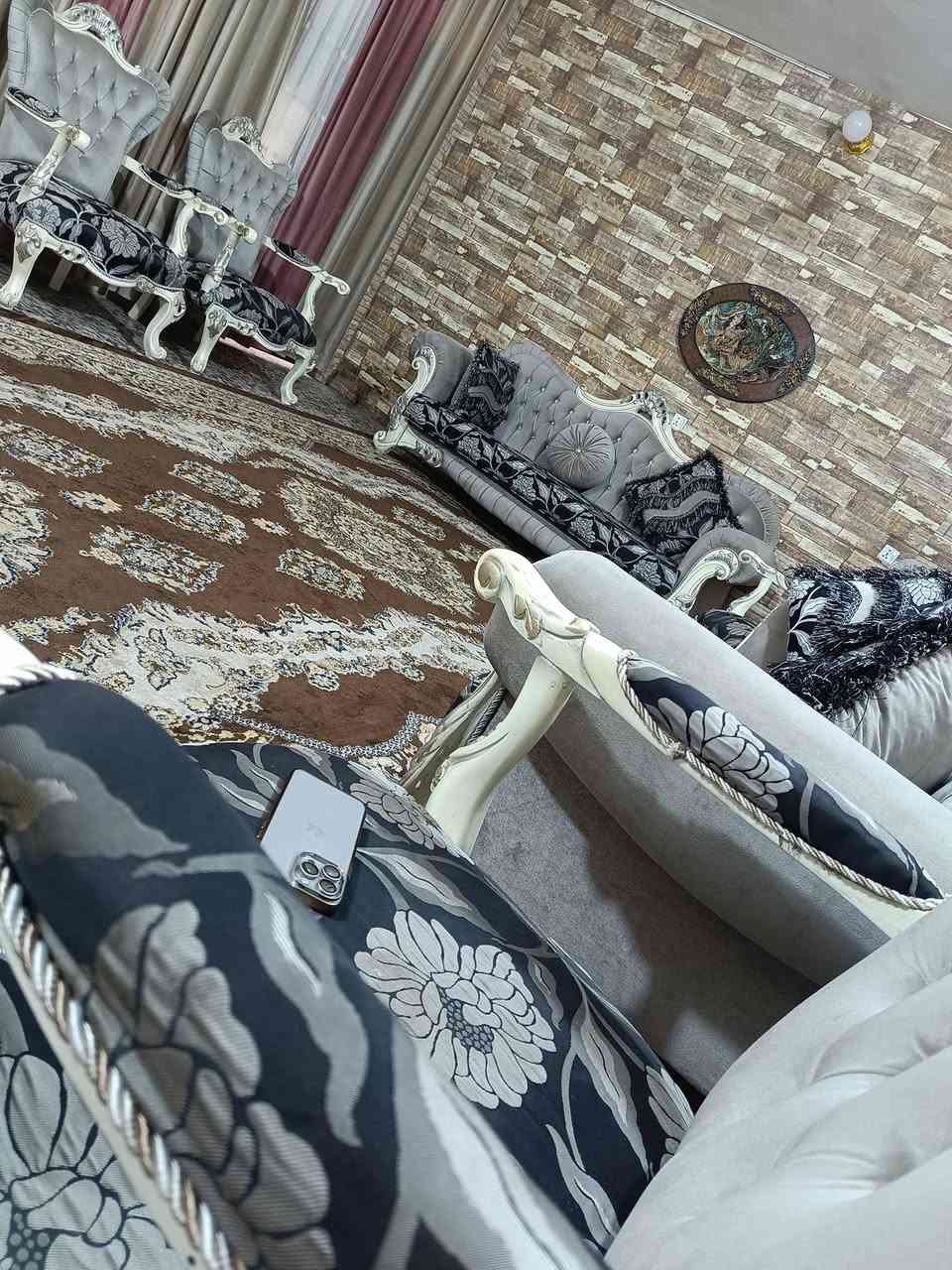 تخم تركي ملكي 10مقاعد خشب زان أخو الجديد سفنج مميز ***********
