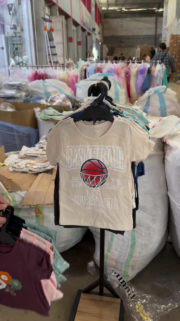 تراك بيبي برمودة 
ولادي بناتي 
قماش قطن 
صناعة تركي 
قياسات 
من 6 اشهر 
الى 2 سنة 
شد السيرية 
4 قطع 
لون واحد 
سعر الدرزن 
30 الف 
جملة القطعة 
2500 
توصيل 6 الف
للحجز ***********
