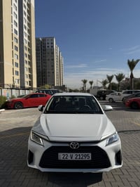 تيوتا يارس 2023 للبيع مواصفاتها شاشة كبيرة تحكم ستيرن داخل بيجي لايت ا...