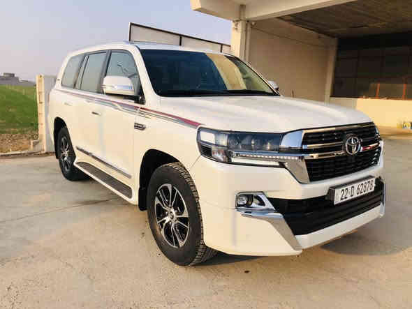 السلام عليكم ورحمة الله 
للبيع نقدا فقط 
تــيوتا لاندكروز 
موديل 2021 
ماشي 100 الف كم 
رقم اربيل 
بيها شخط بالجاملغ الامامي موضح بالصور 
مكانها صلاح الدين / العلم 
السعر 49 الف دولار ونصف 
***********
***********
