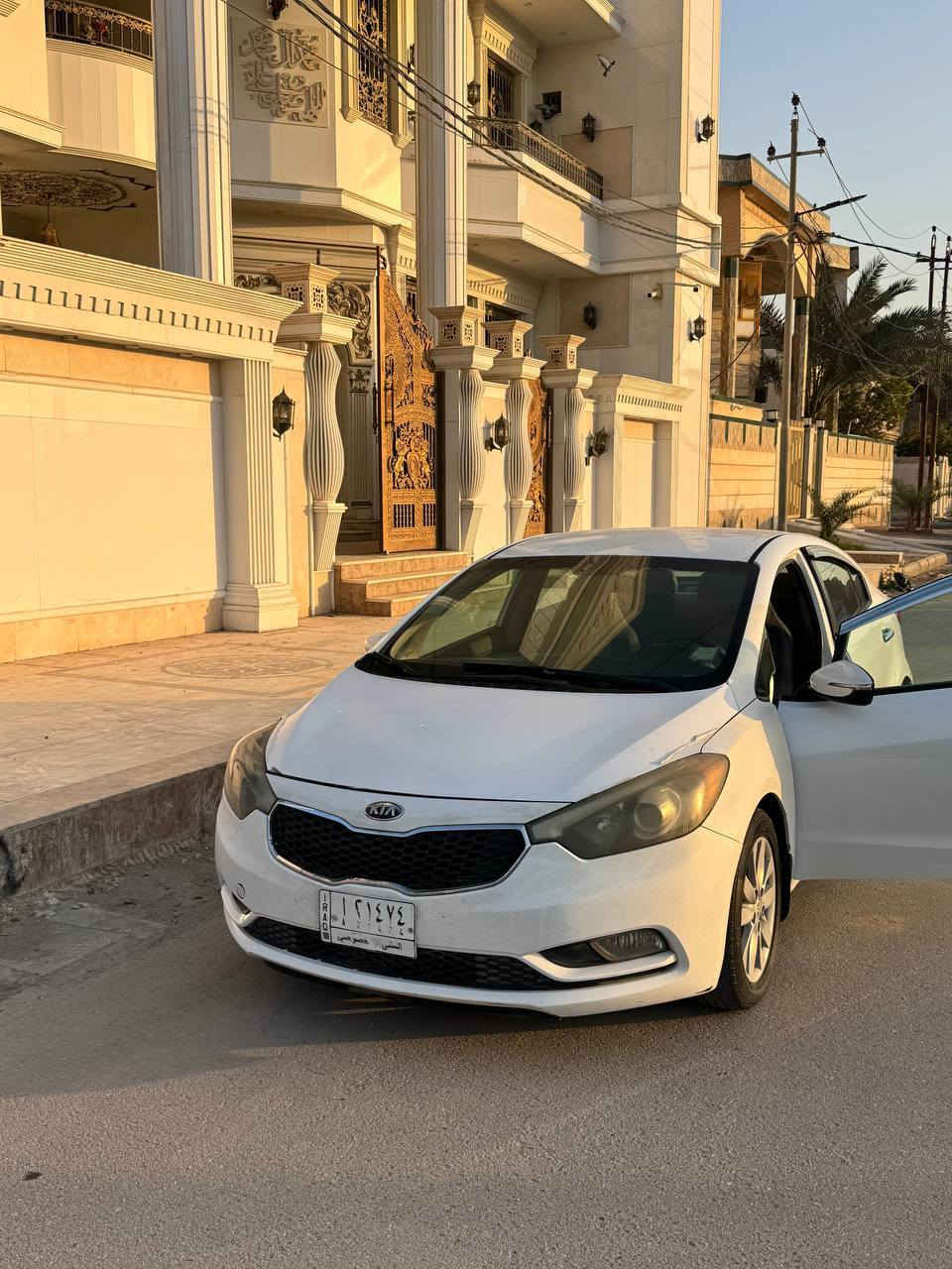 السلام عليكم 
للبيع فورتي موديل 2014 السيارة جاهزه بيها قطعتين صبغ وقطعتين تبديل والباقي مكفول مكينة 2000 مشروع وطني بسمي مداور ثاني يوم 
#السعر 115 وبيها مجال 
#بيع أو مراوس 
#عنوان السماوة ***********
