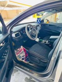 سورنتو ٢٠١٧  وارد امريكي  V6 4x4  صور الحادث مرفقة بالبوست  0783145502...