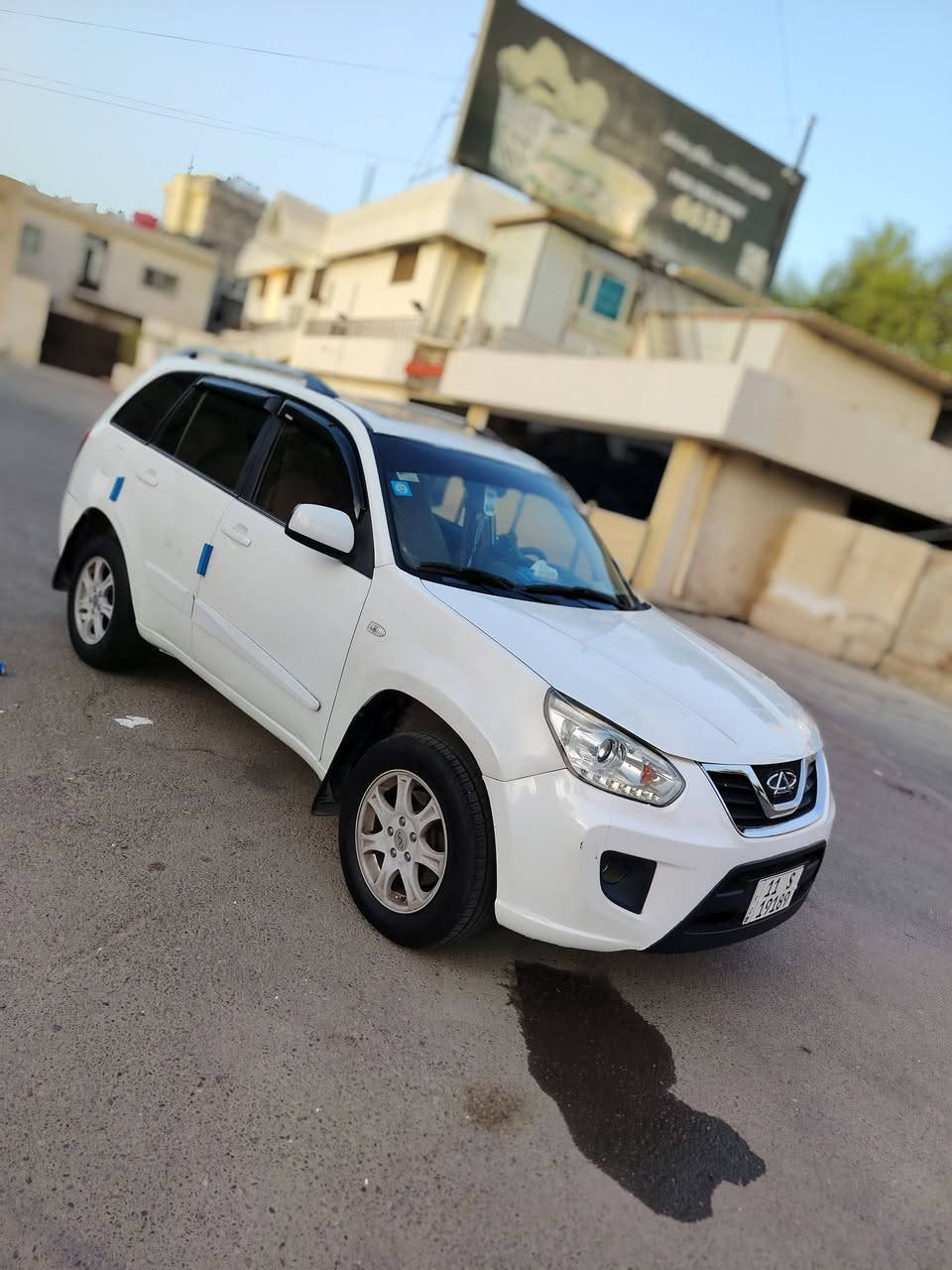 سلام عليكم عندي تيكو ٢٠١٣ ماشيه ١٠٠ للبيع رقم بغداد إنكليزي سياره جديده وخير من الله السعر ٦٢استفسار اتصال ***********
