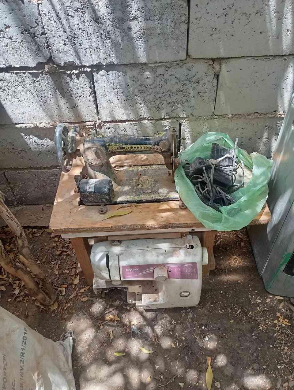 غراض مستعمله بس يشتغلن 
قيم بليرضي الله 
مكينه فراشه شغاله بس رايدله ترتيب سبب الاهمال
مكنسه كهربائيه شغاله  كاروك وجربايه طفل كامل ملحقاته 
هيتر يشتغل ع الغاز وع الكهرباء مكينة خياطه باله ماعرف شبيه  مكاني كوفه


**إذا كنت صاحب هذا الإعلان وتريد حذفه لأي سبب، رجاءا أرسل رسالة إلى الدعم الفني**