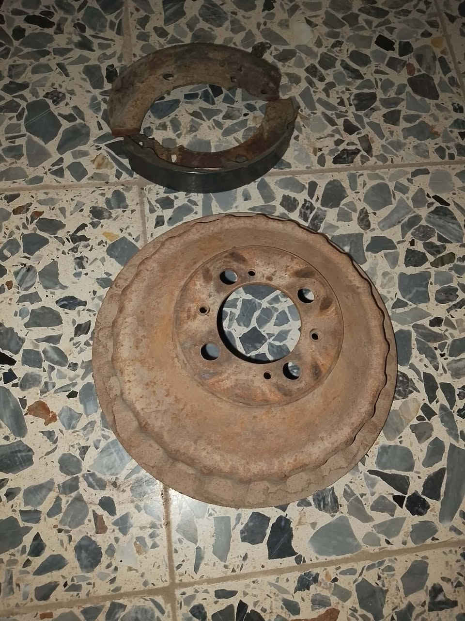 السلام عليكم غراض تكتك للبيع
فلنجات 3 ويده ولوي و دواسات3 كلهن شلع ب10الاف 
الاستفسار 
/‏‪***********‬‏واتساب فقط
