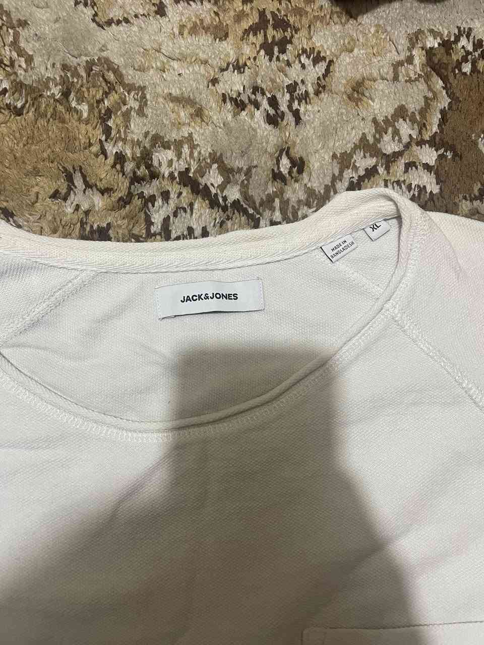 JACK & JONES
Original 100%
قياس XL

بغداد مدينة الصدر لايوجد توصيل 
***********
