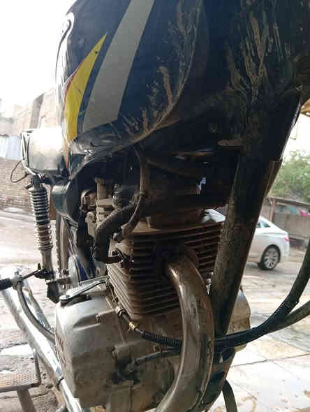 السلام عليكم سيفان موديل21 مكينة 200cc مكفولة من الفتح وتبخير ونضوح مال شغل مكاني  الامين ريا وسكينة اوراقها محتركة 
السعر 300 وبيها مجال
الرقم واتساب او اتصال ***********
