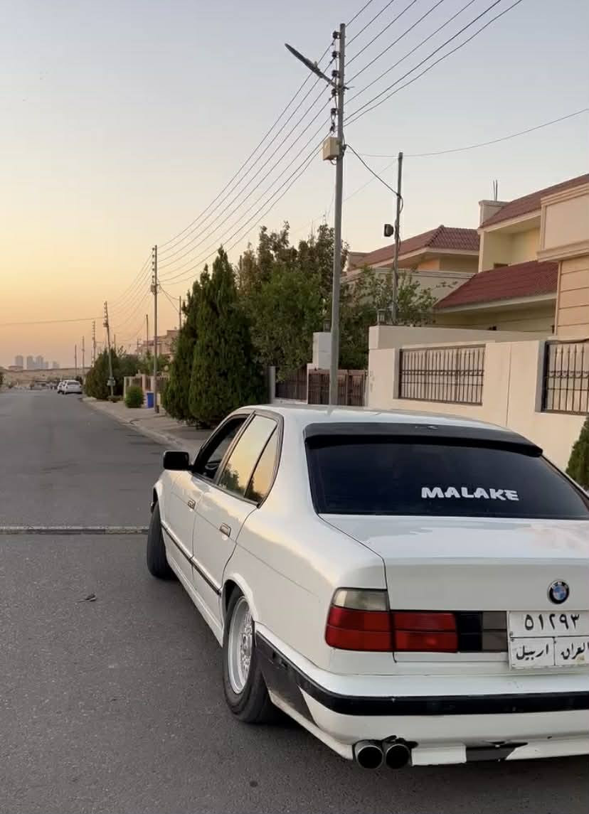 BMW1992
گێڕ و مەکینە بەشەرت 
یەک پارچە بۆیاخ
نرخ 75وەرەقە و مەحامەلە 
خەرامە 28 وەرەقە 
پاش مەحامەلە دەدرێتەوە 
بەناو کردن بەشەرت 
ژ.م ***********
بۆ زانیاری زیاتر پەیوەندی بکە أربيل, العراق
