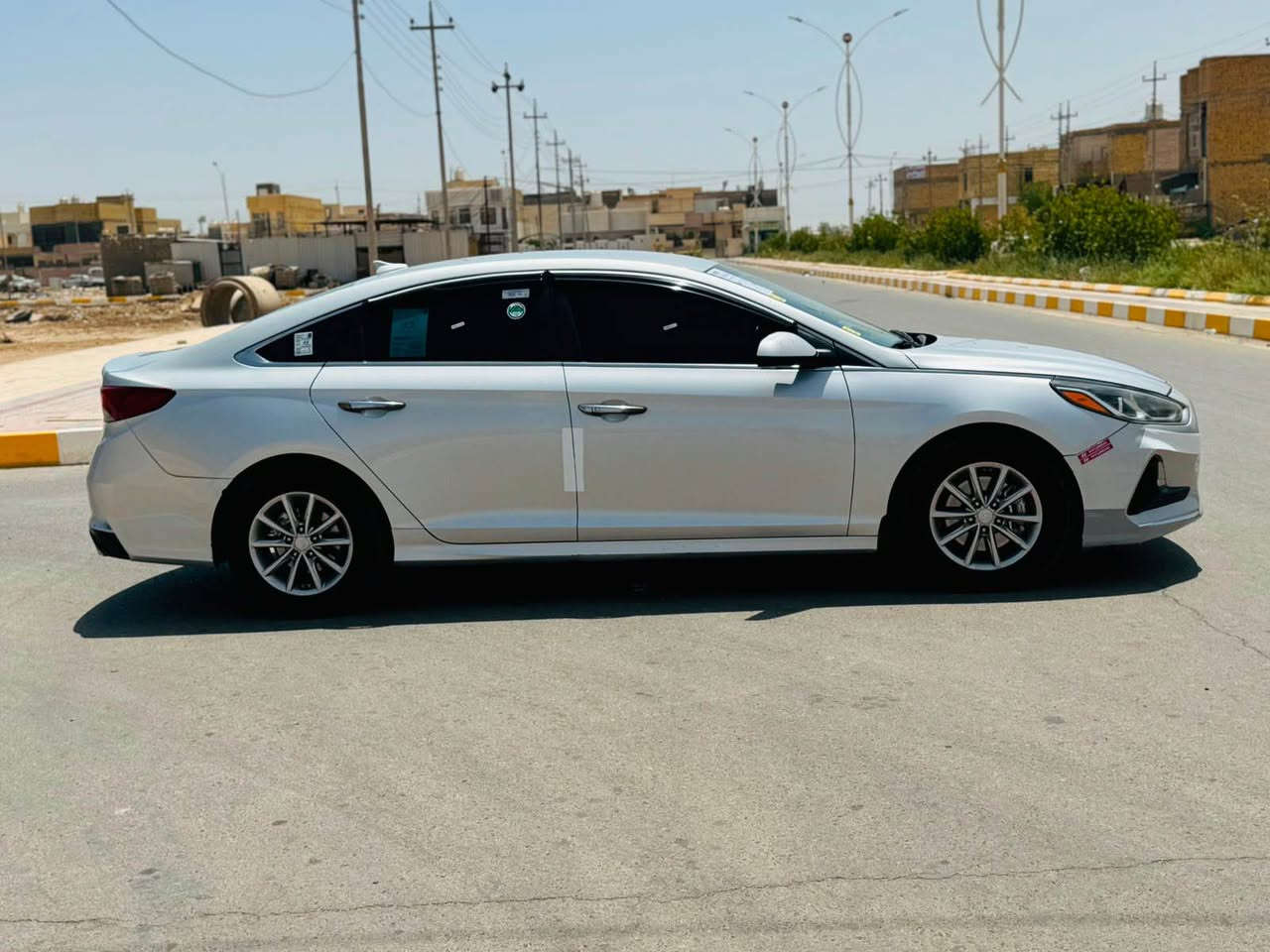 السلام عليكم 
سوناتا موديل 2018 رقم ربيل دولي بسمي سنويه لغايه 2031
السياره وارد أمريكي ضررها جاملق وقبق صندوق فقط بدون ضررداخلي 
بدون ايرباك 
مكينه 2400
ماشيه 100
السياره مكينه كير تبريد حداده على وضع الشريكه 
اي نقص مابيها وشرط احلا من صور 
العنوان البصره 
السعر 118
رقم *********** البصرة, العراق
