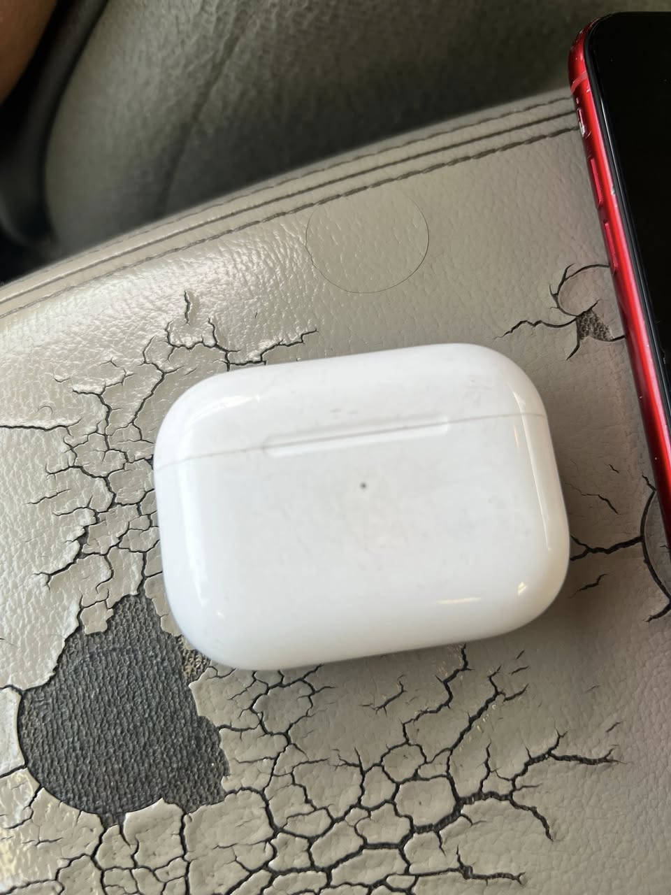 سلام عليكم تلفون ايفون اكس ار  ذاكره ٦٤  مبدل بس بطاريه و ضهر بي فطر وباقي كله شغال وكامل و سماعه ايربودز برو 2  اصليه اصليه اصليه ثنينهن رايدهن مراوس بتلفون حديث او بيع ثنينهن سويه ب ٣٢٠ الف  وهاذ رقمي *********** ومكاني بغداد الاعضميه
