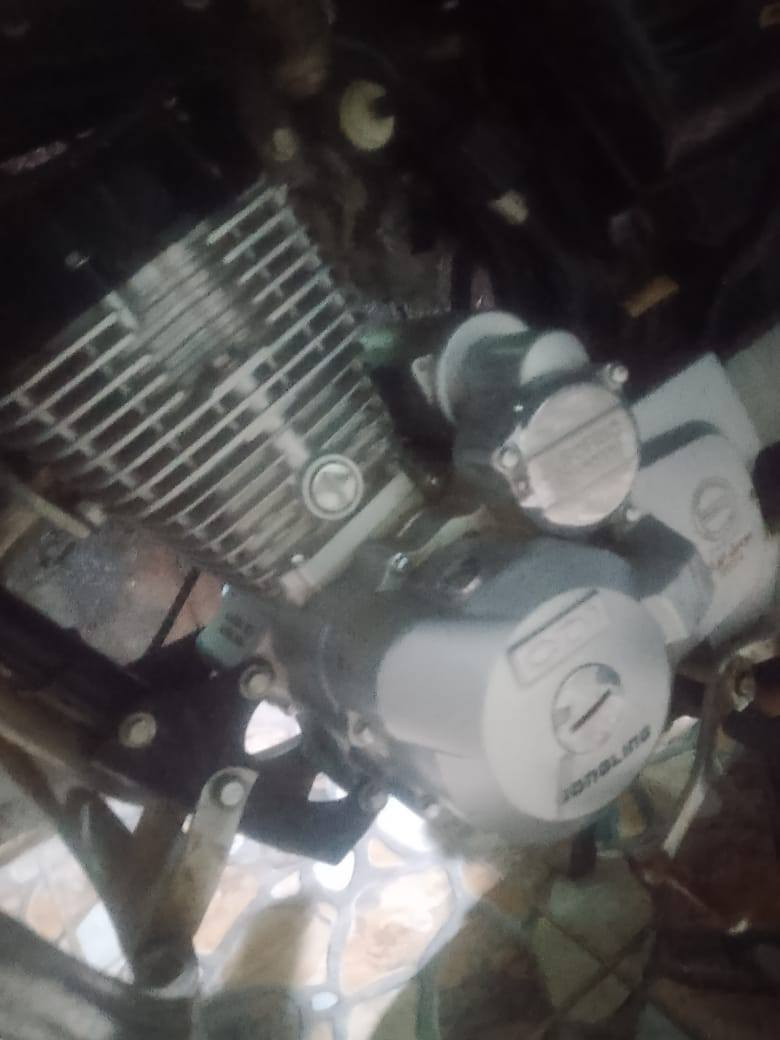 سلام عليكم منرخصت الادمن متوفر دراجه النوع سونك ايراني نضيفه ومالها اي نغص مكاني بغداد الطارميه......اني مكلف بنشر رقم صاحب الدراجه...***********...وبي واتساب
