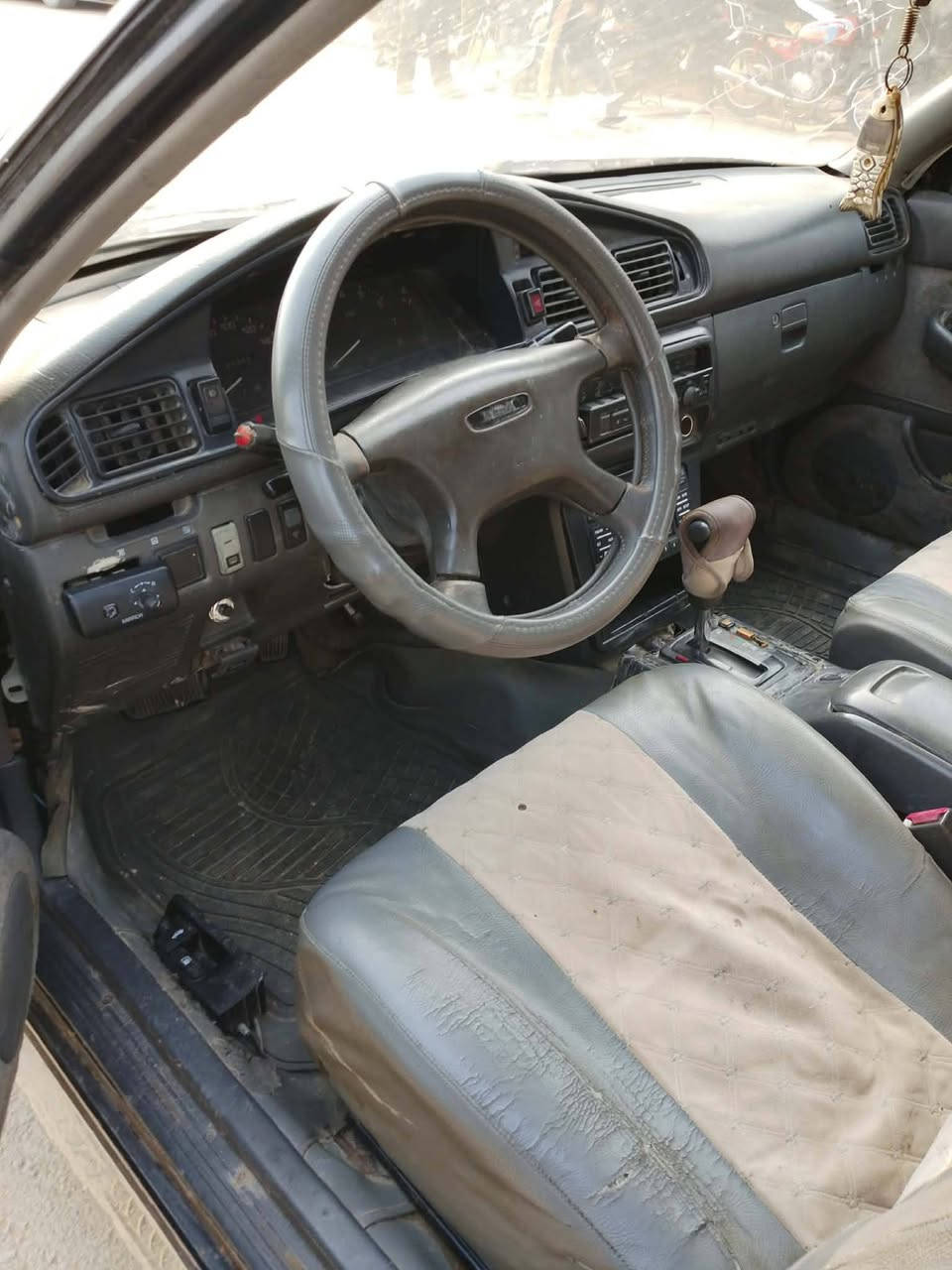 سلام عليكم
مارك مديل 91 سنويه صاقطه هستو
 
رقم واسط راعيه موجود تحويل موجود 

مكينه 2 ونص رياضي ناعمه خير من الله 

***********. سعر 38 .

مكاني واسط كوت مركز مدينة.
